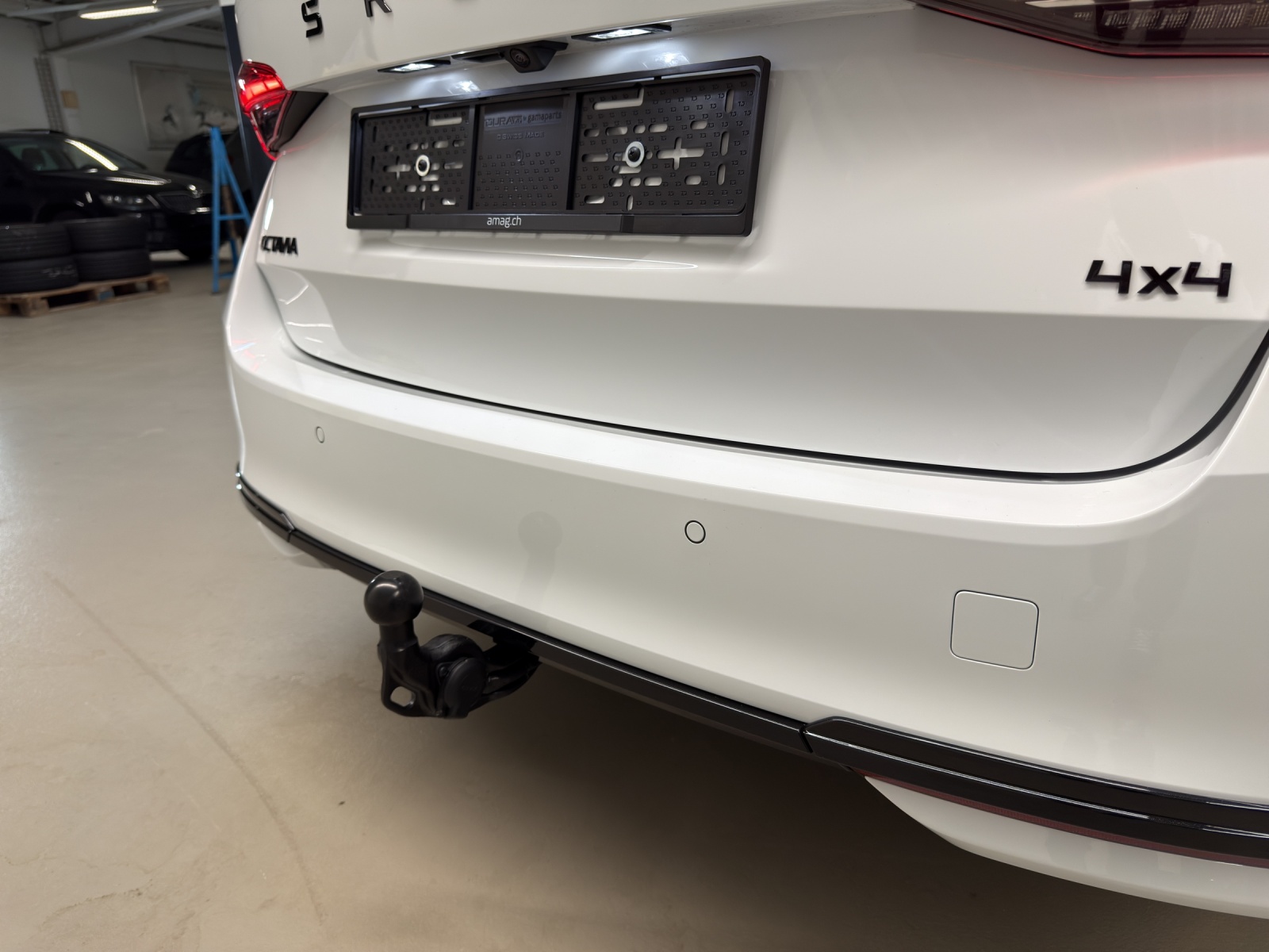 SKODA Octavia Combi 2.0 TSI DSG Dynamic 4x4-image-13