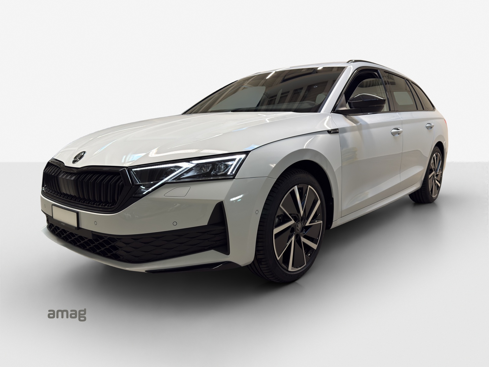 SKODA Octavia Combi 2.0 TSI DSG Dynamic 4x4-image-0