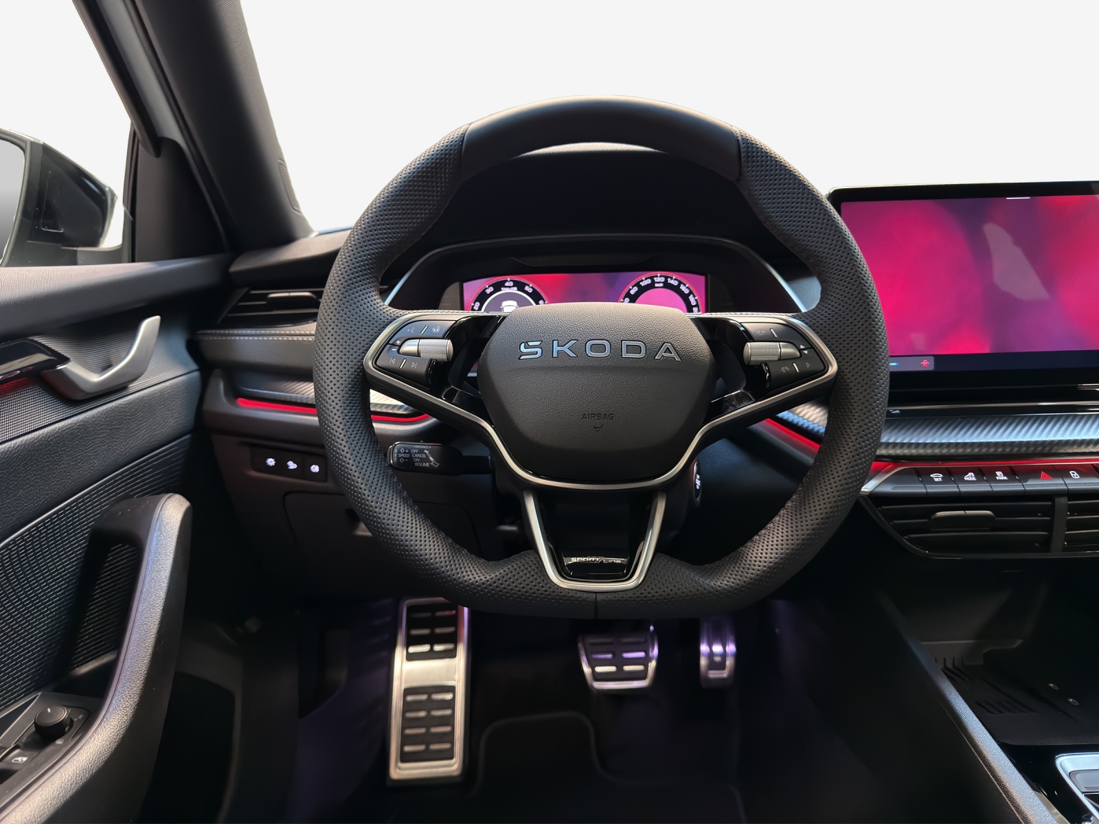 SKODA Octavia Combi 2.0 TSI DSG Dynamic 4x4-image-9
