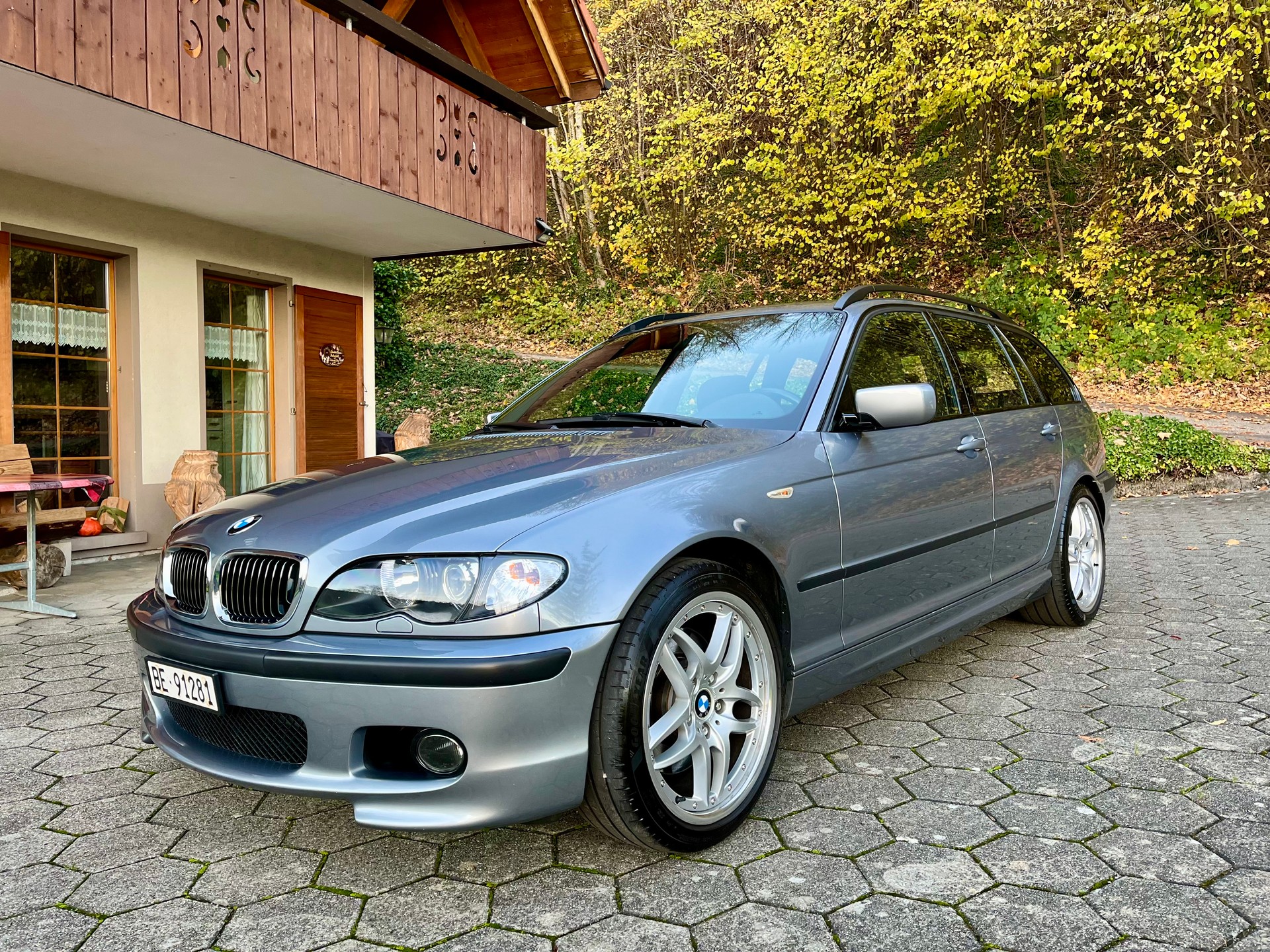 BMW E46 330xi Touring-image-1