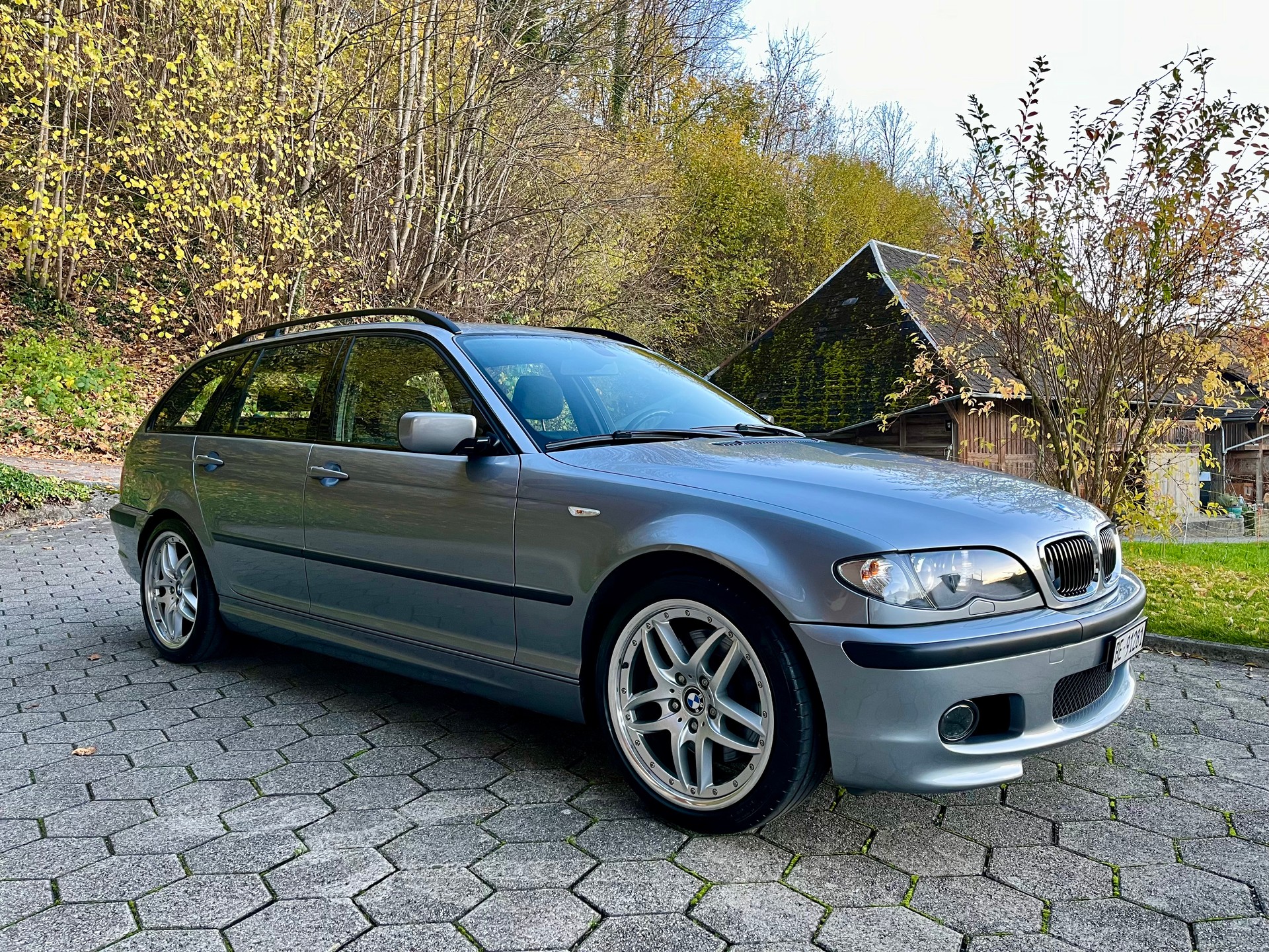 BMW E46 330xi Touring-image-0