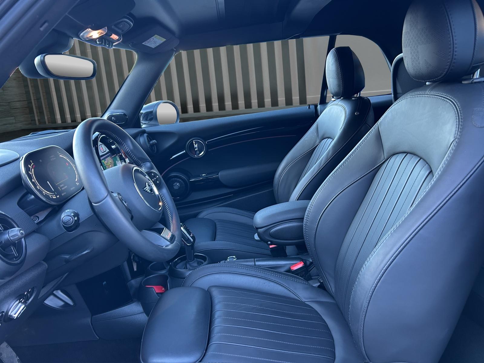 MINI Cabrio F57 1.5i Cooper Premium Plus-image-16