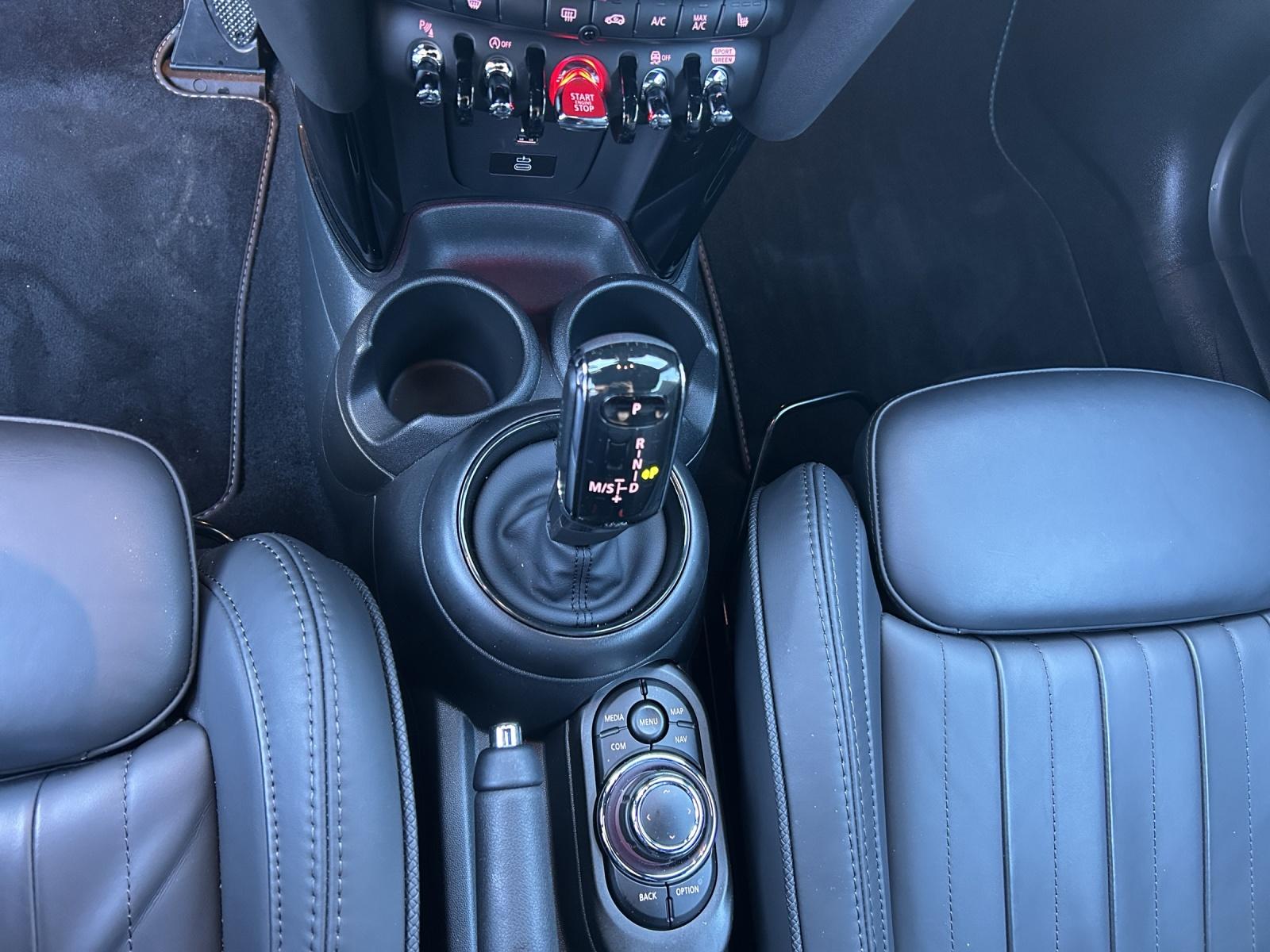 MINI Cabrio F57 1.5i Cooper Premium Plus-image-13