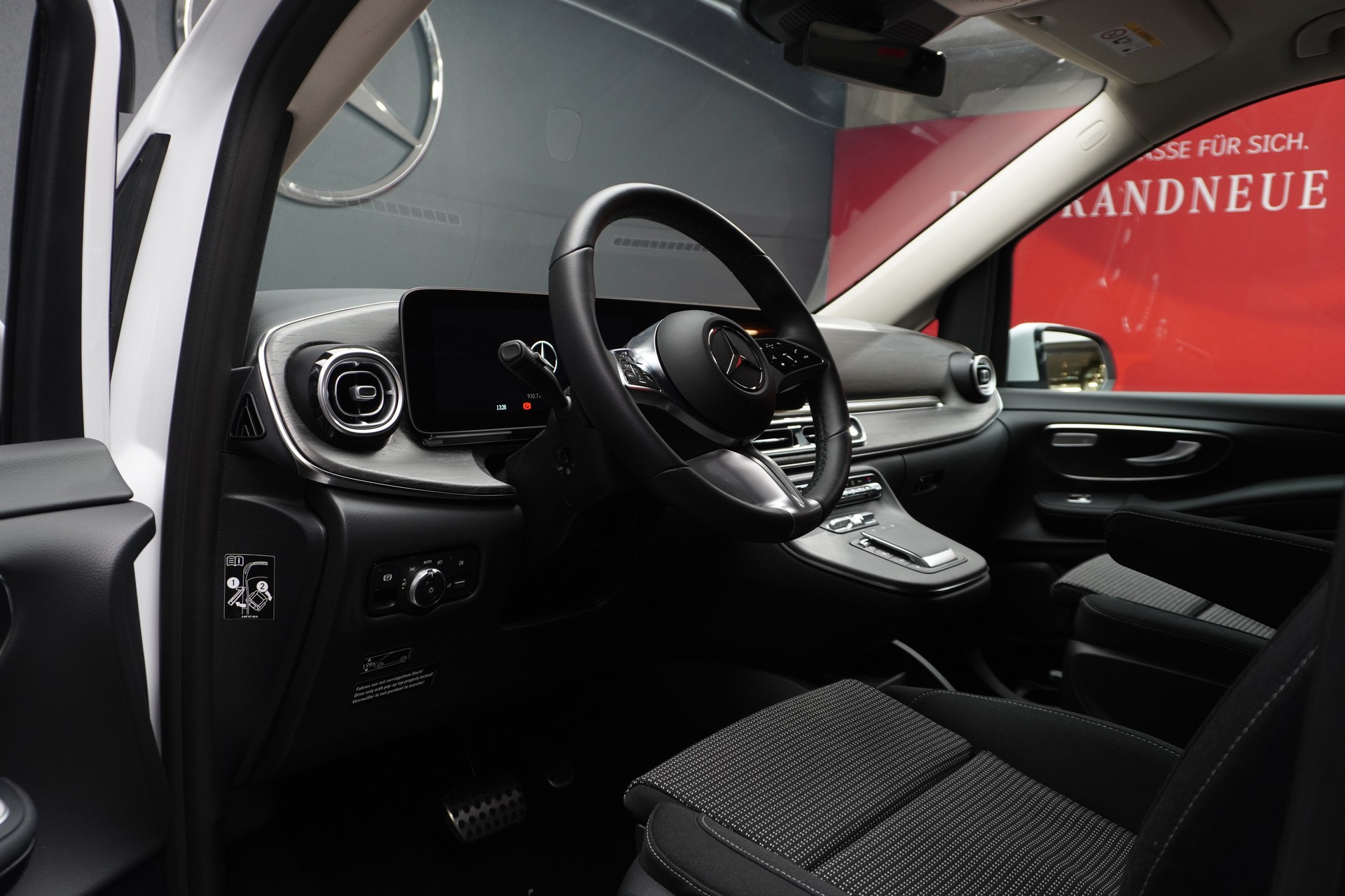MERCEDES-BENZ Marco Polo 250 d 4M A-image-3