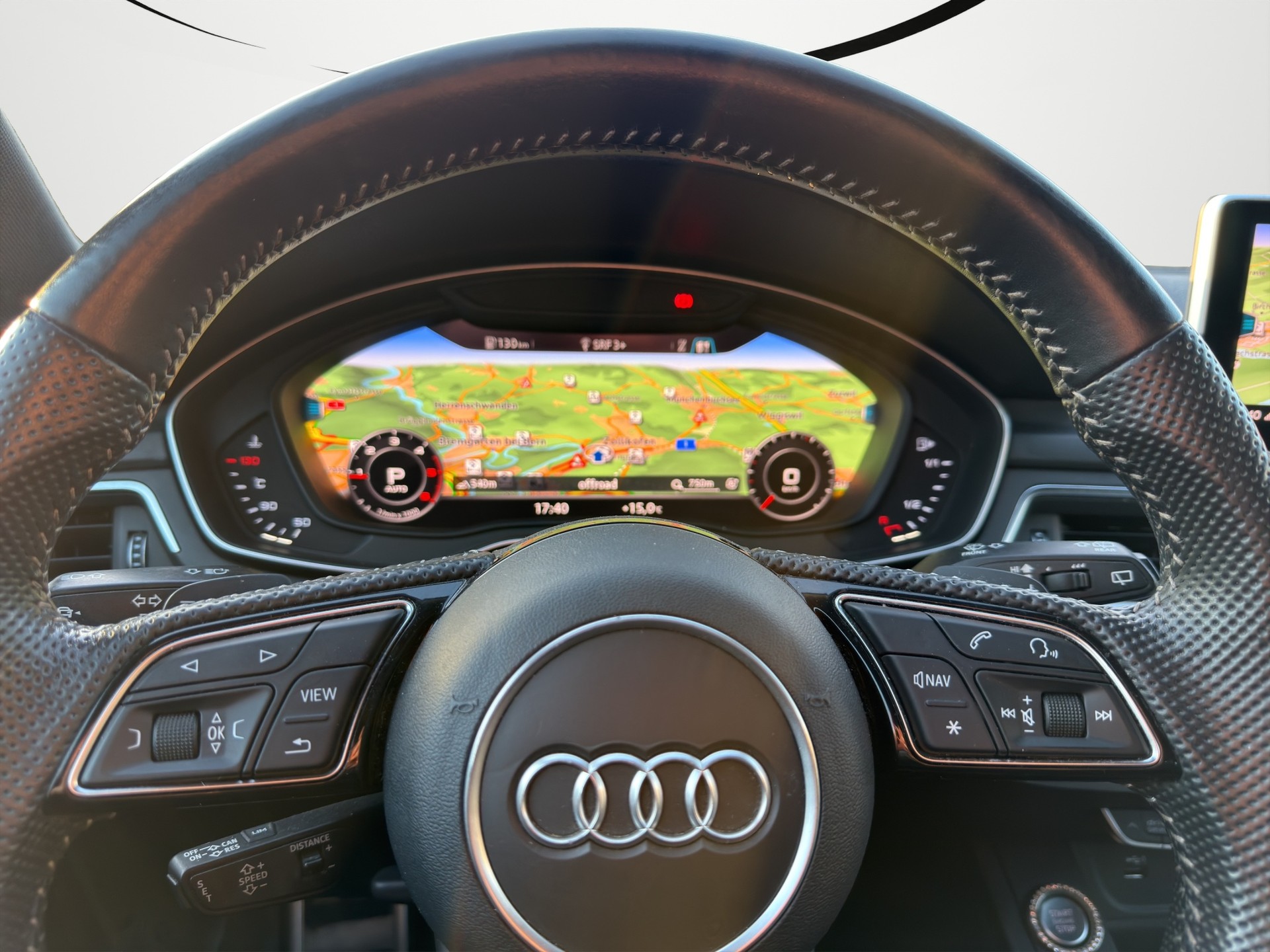 AUDI A4 Avant 35 TDI Sport S-tronic-image-10