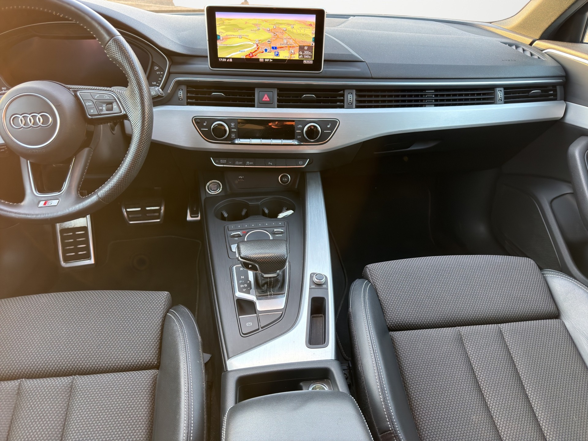 AUDI A4 Avant 35 TDI Sport S-tronic-image-11