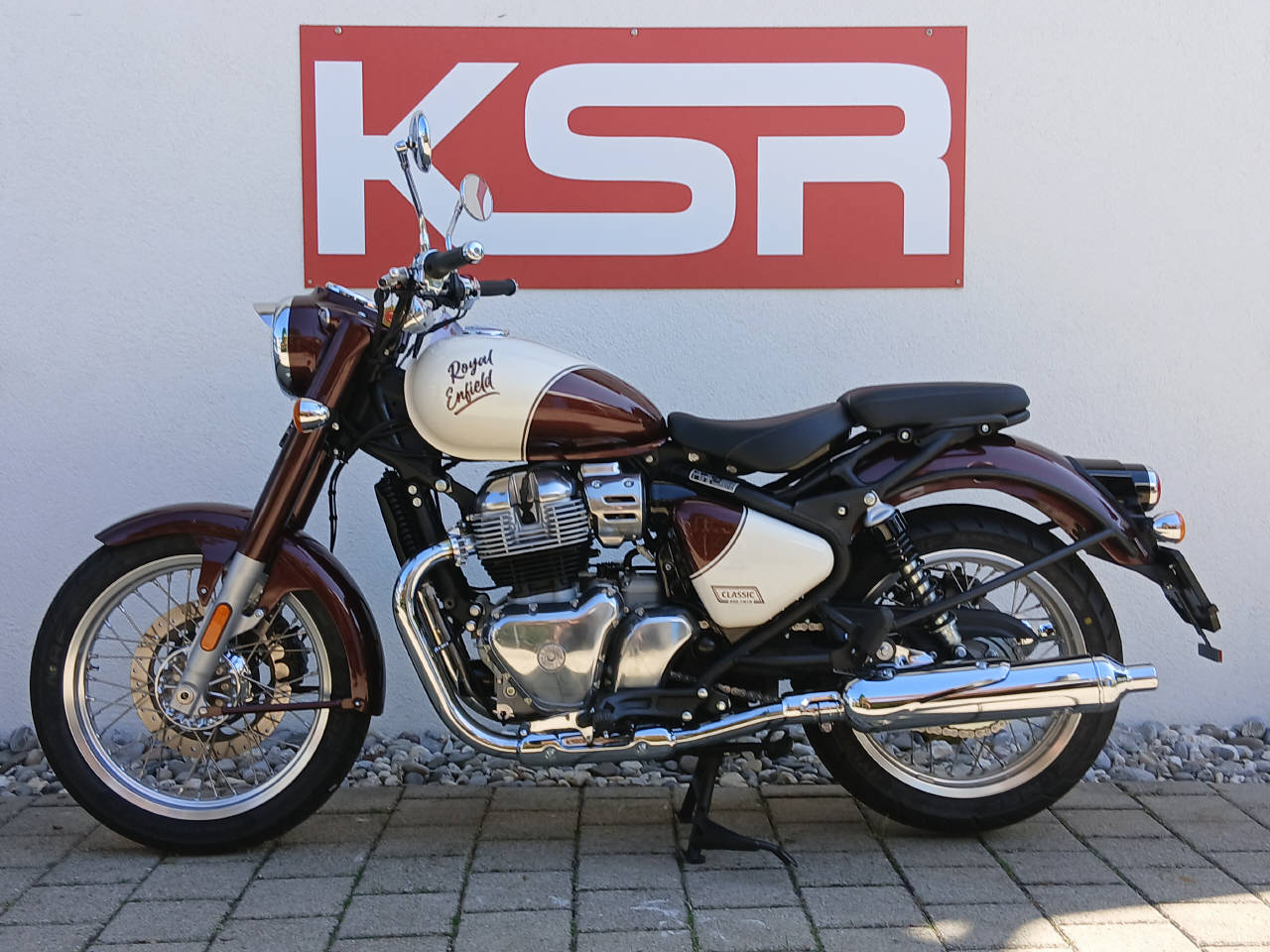 ROYAL ENFIELD Classic 650 Base-showroom-element-1
