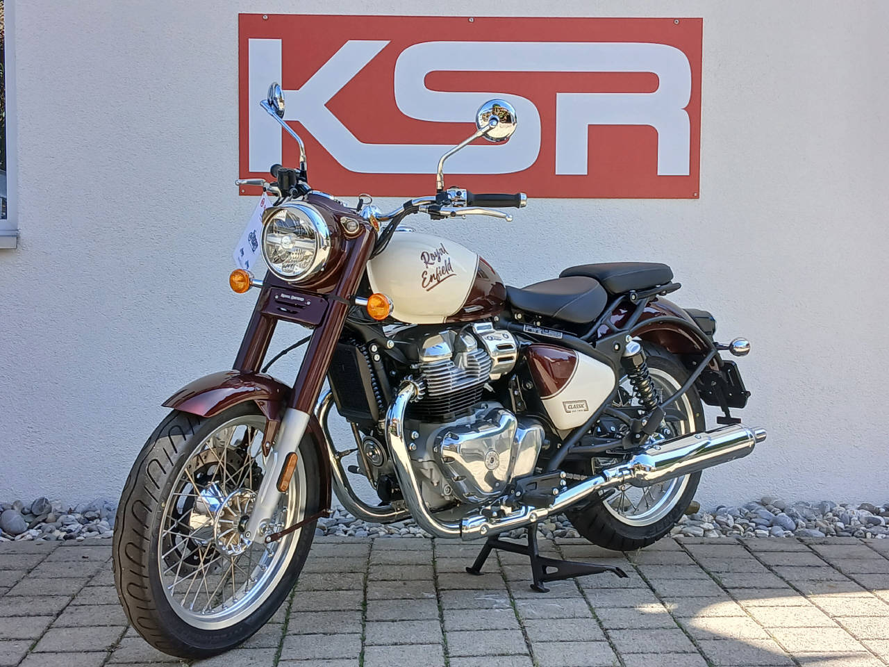ROYAL ENFIELD Classic 650 Base-showroom-element-3
