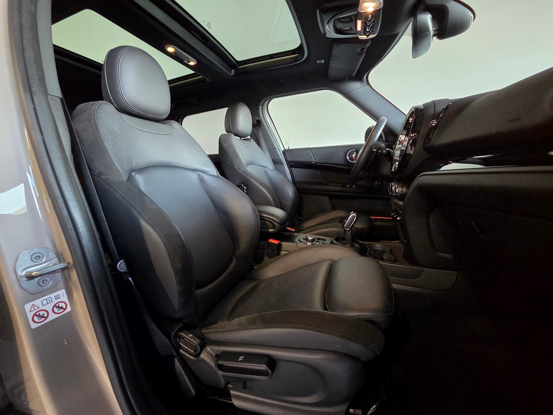 MINI Countryman F60 2.0i John Cooper Works ALL4-image-5