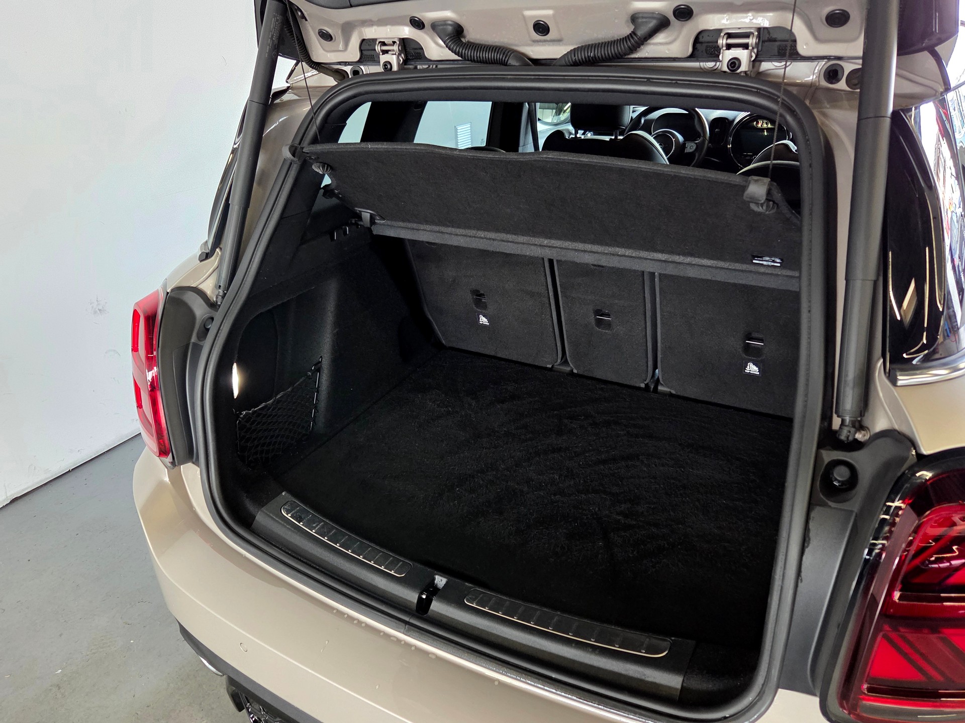 MINI Countryman F60 2.0i John Cooper Works ALL4-image-21
