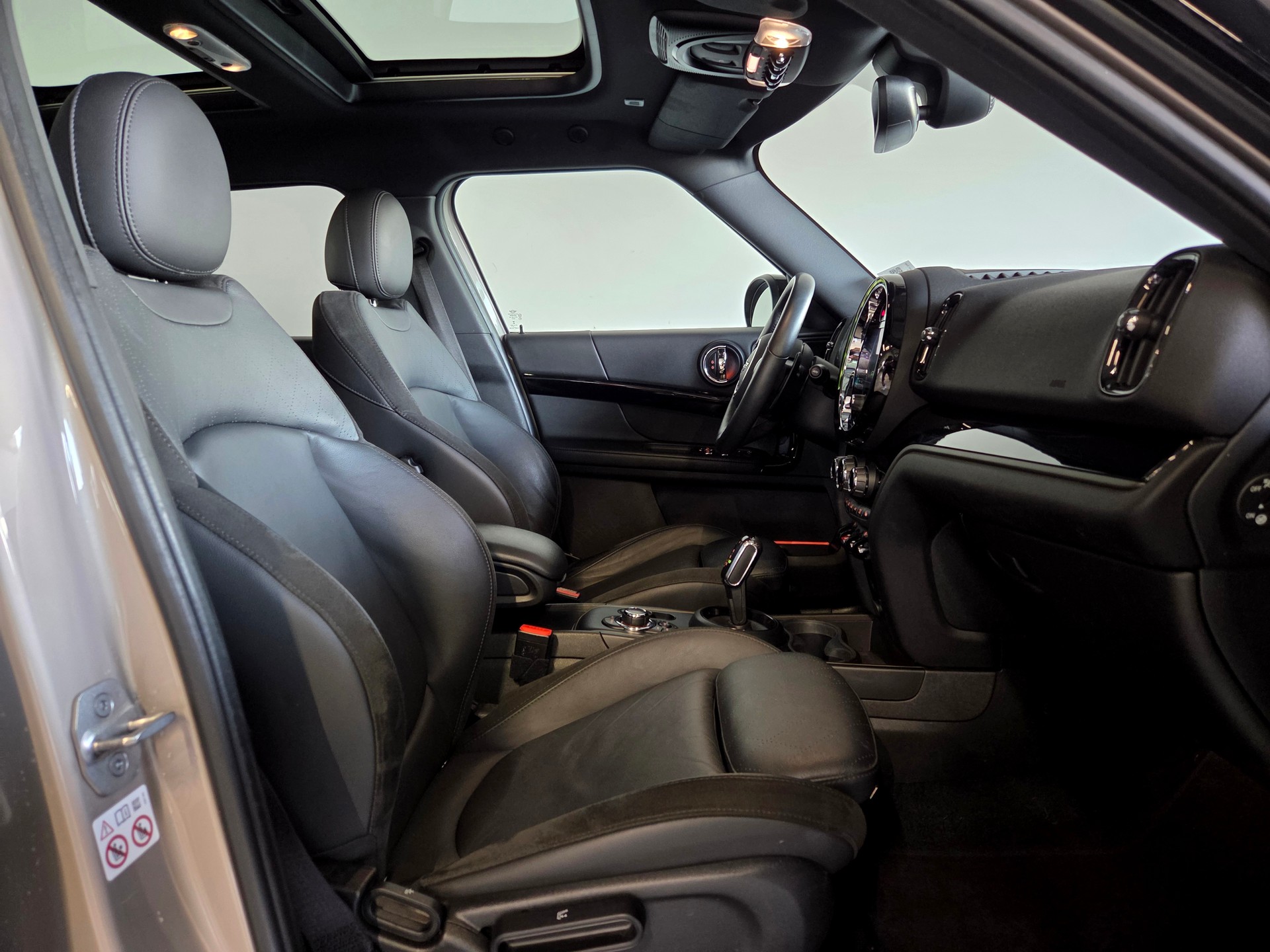 MINI Countryman F60 2.0i John Cooper Works ALL4-image-6