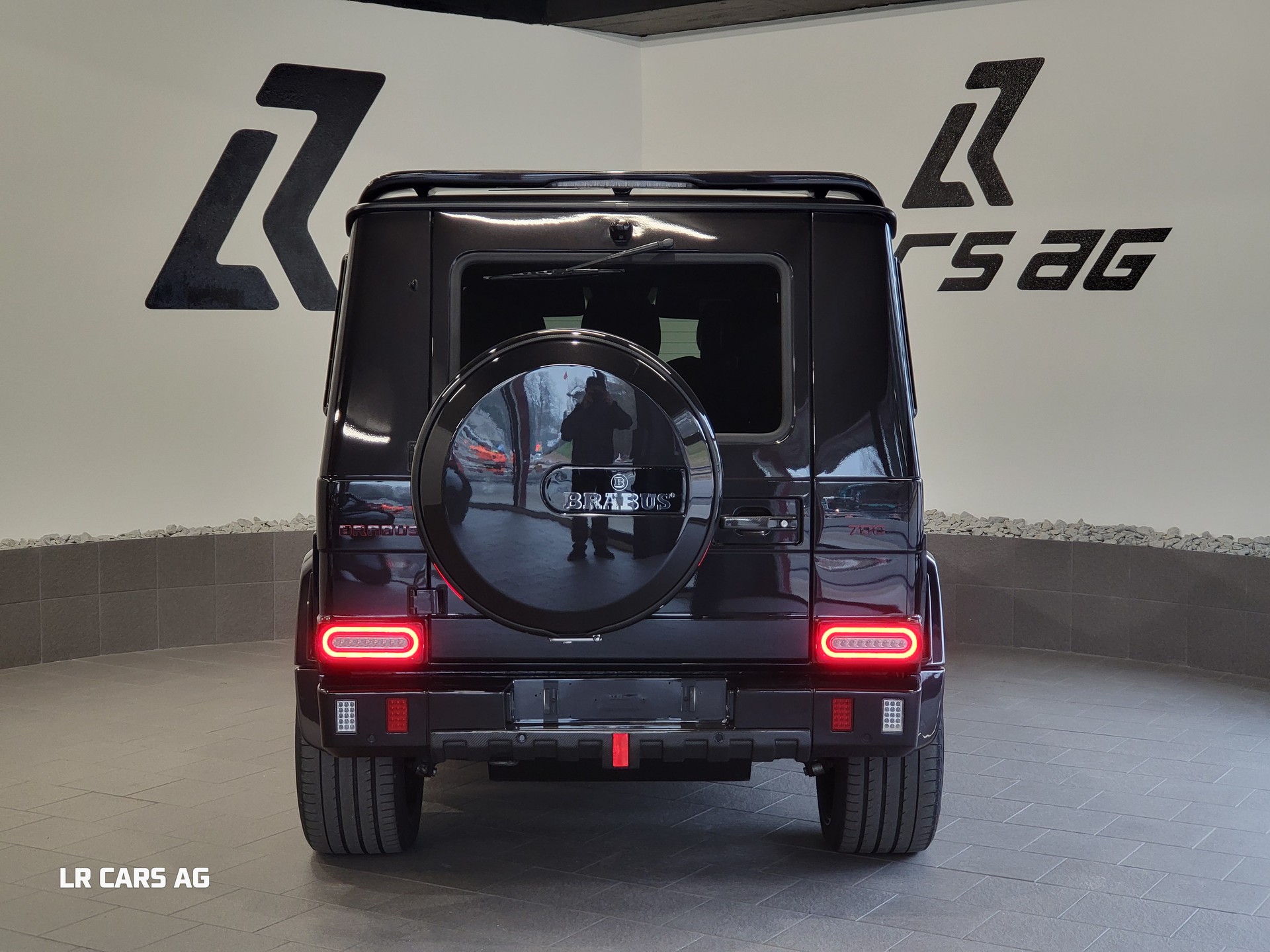 MERCEDES-BENZ G700 BRABUS-image-2