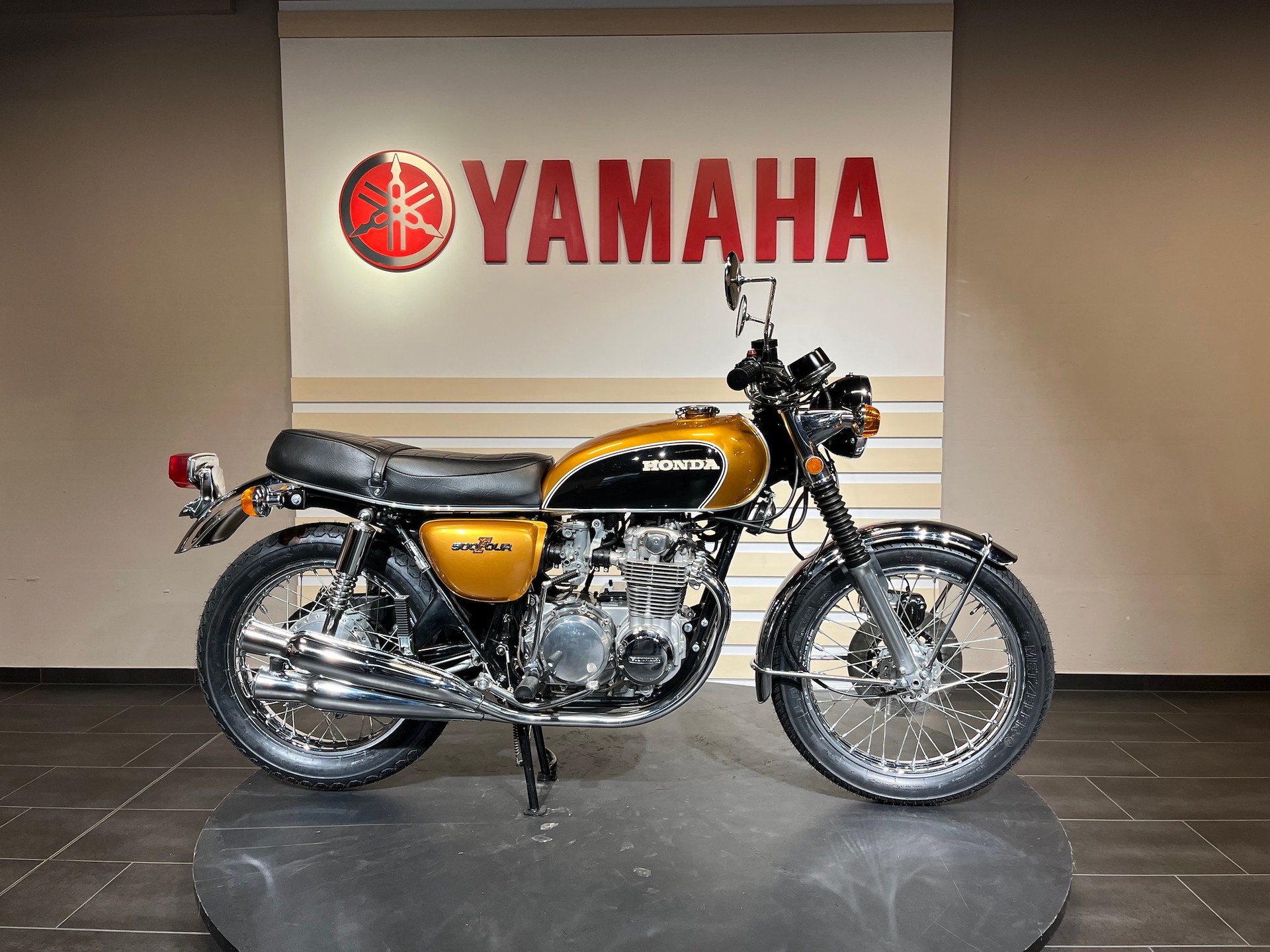 HONDA CB 500-showroom-element-2
