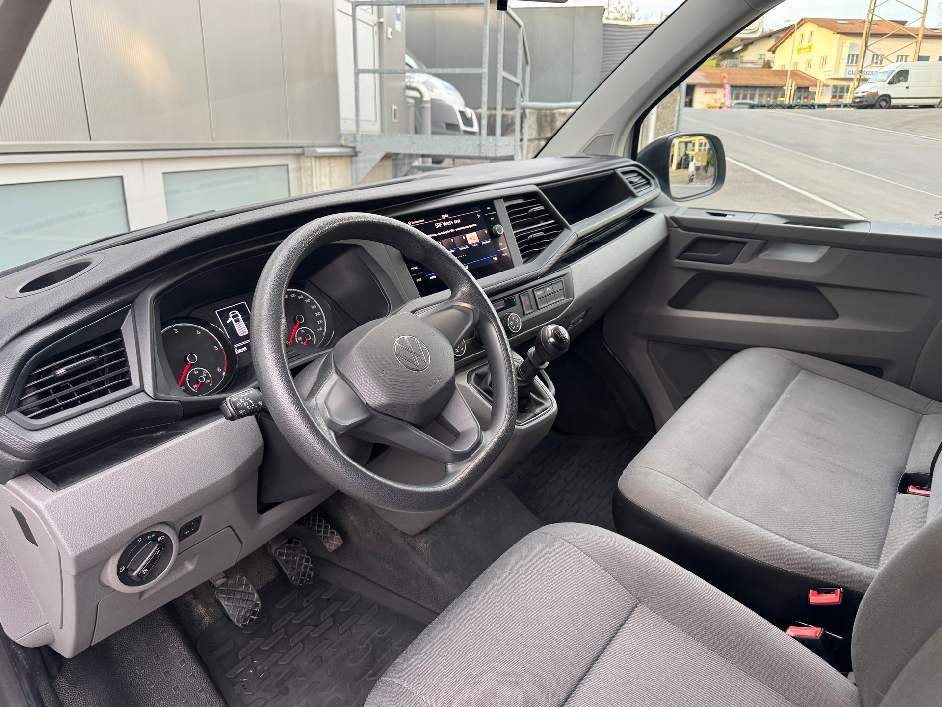 VW T6.1 2.0 TDI-image-4