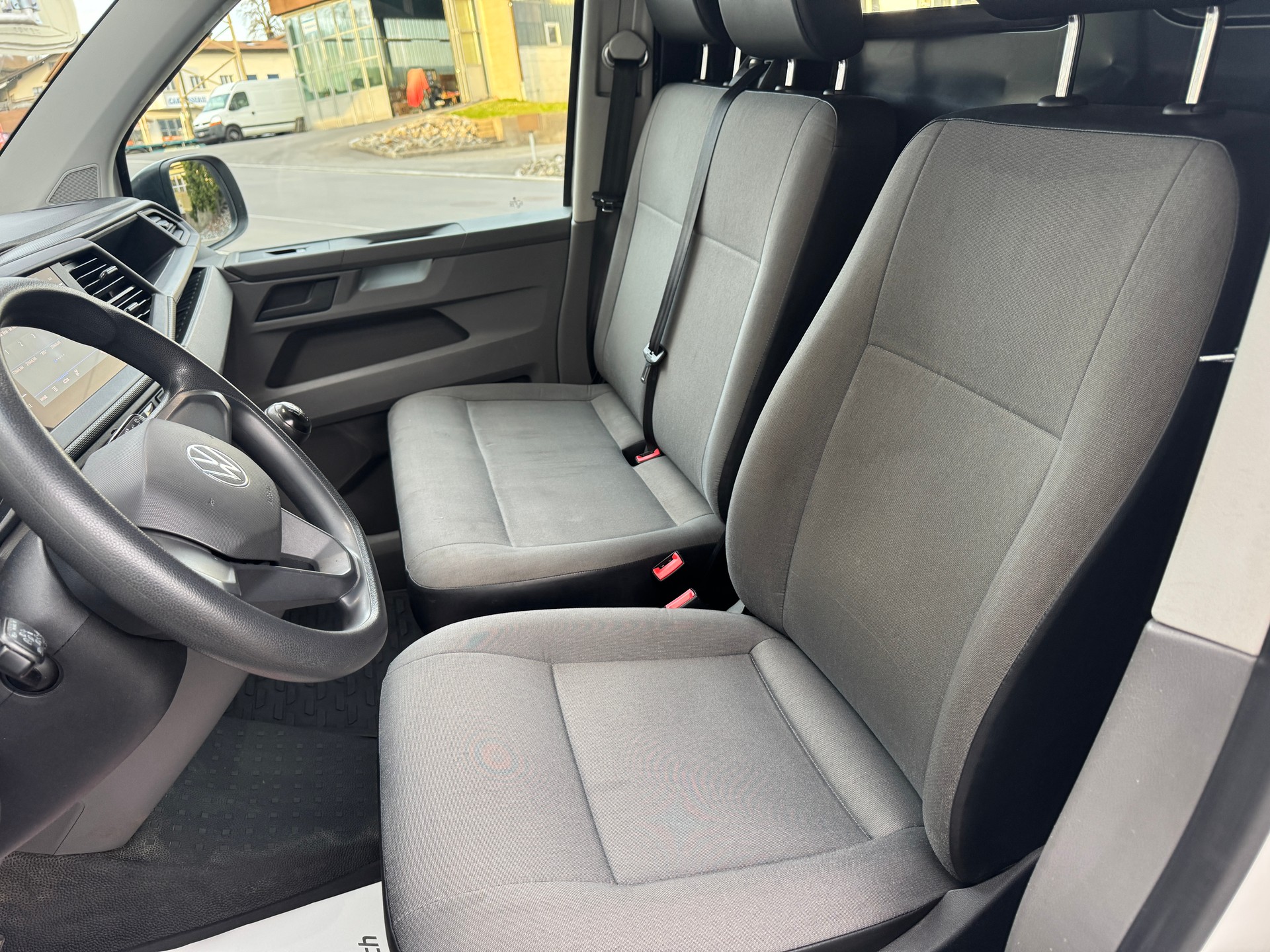 VW T6.1 2.0 TDI-image-5