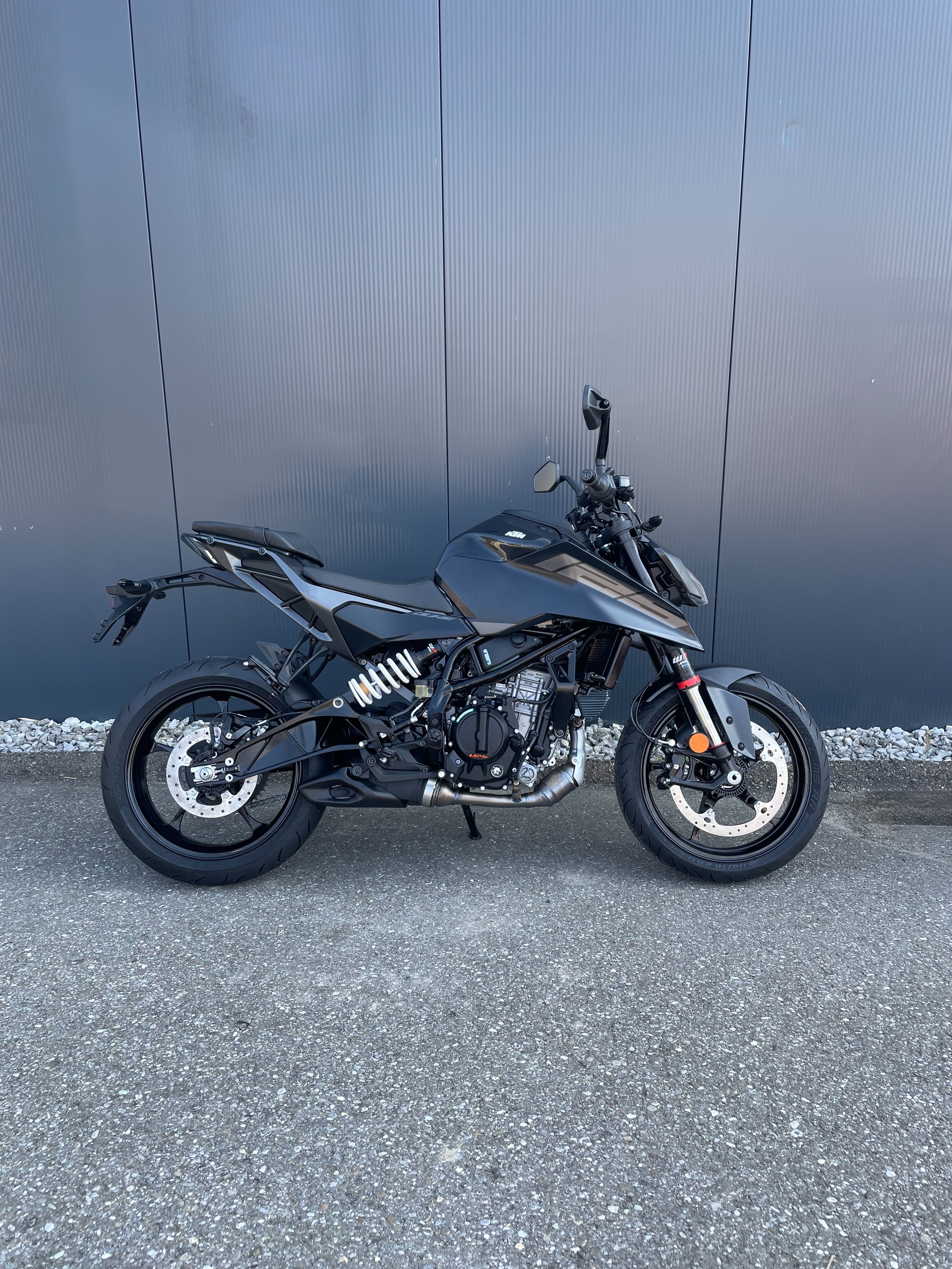 KTM 125 Duke-showroom-element-1