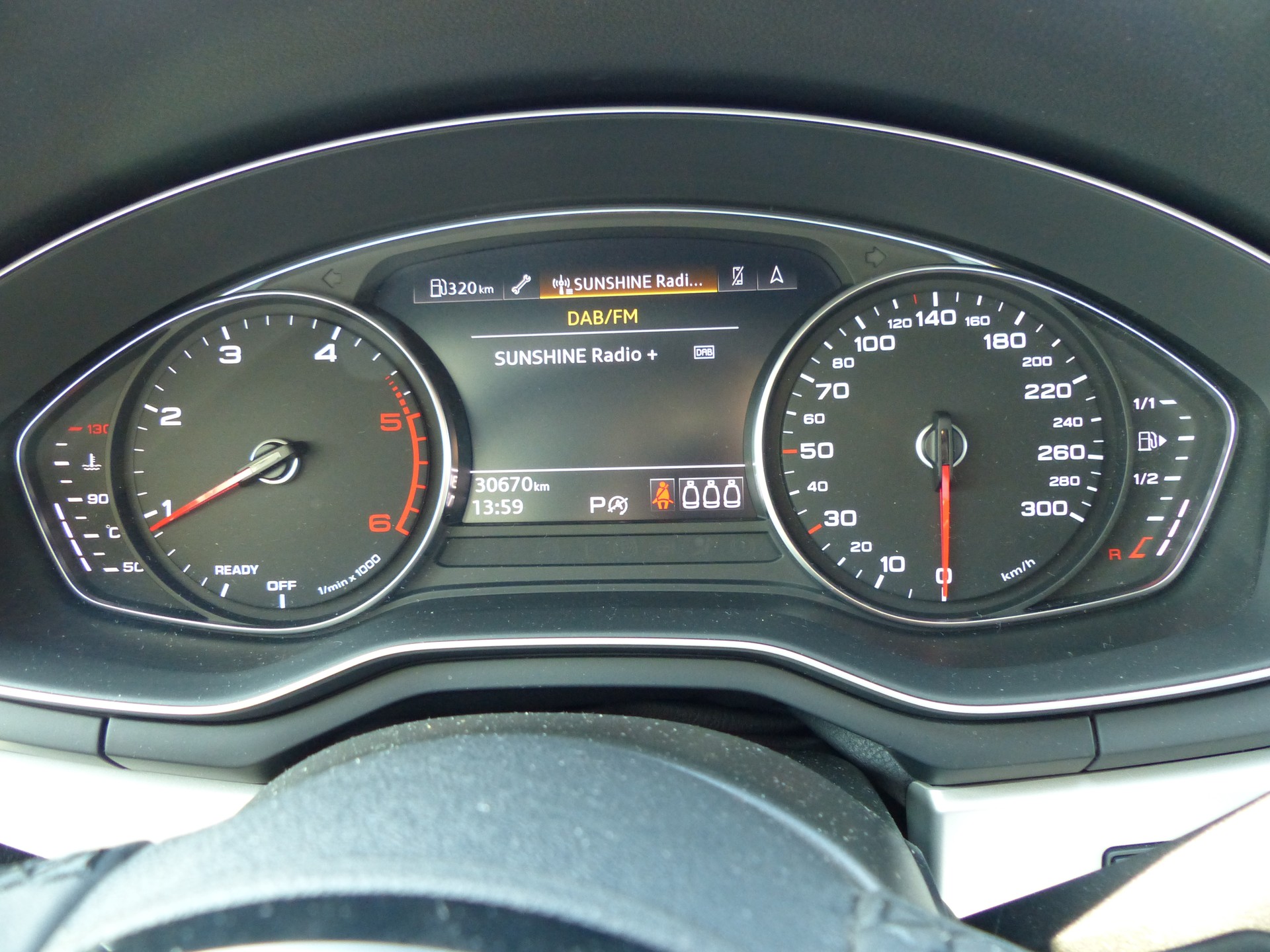 AUDI A4 Avant 35 TDI S-tronic-image-13