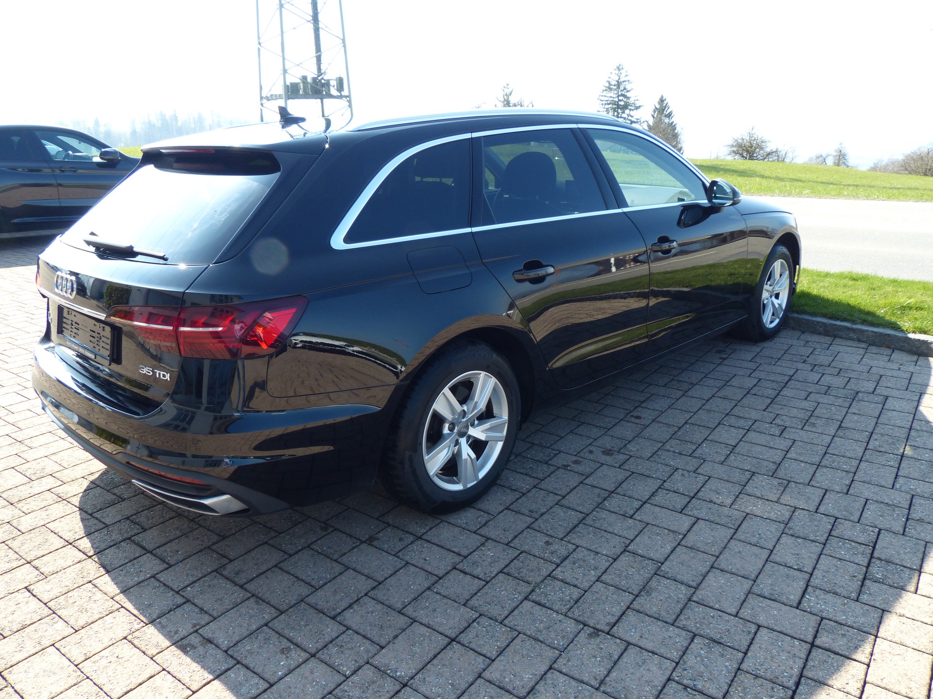 AUDI A4 Avant 35 TDI S-tronic-image-12