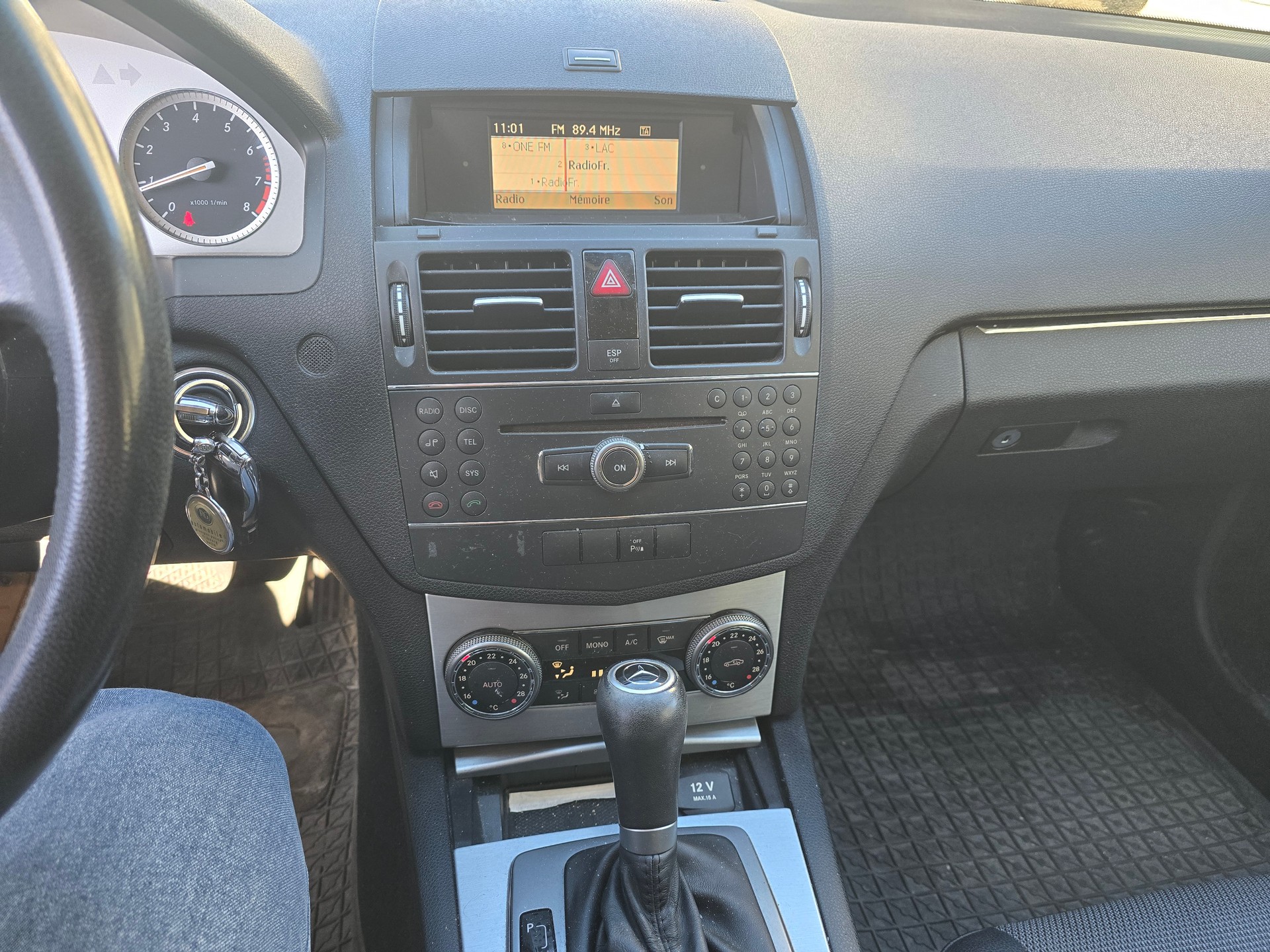 MERCEDES-BENZ C 230 Avantgarde-image-13
