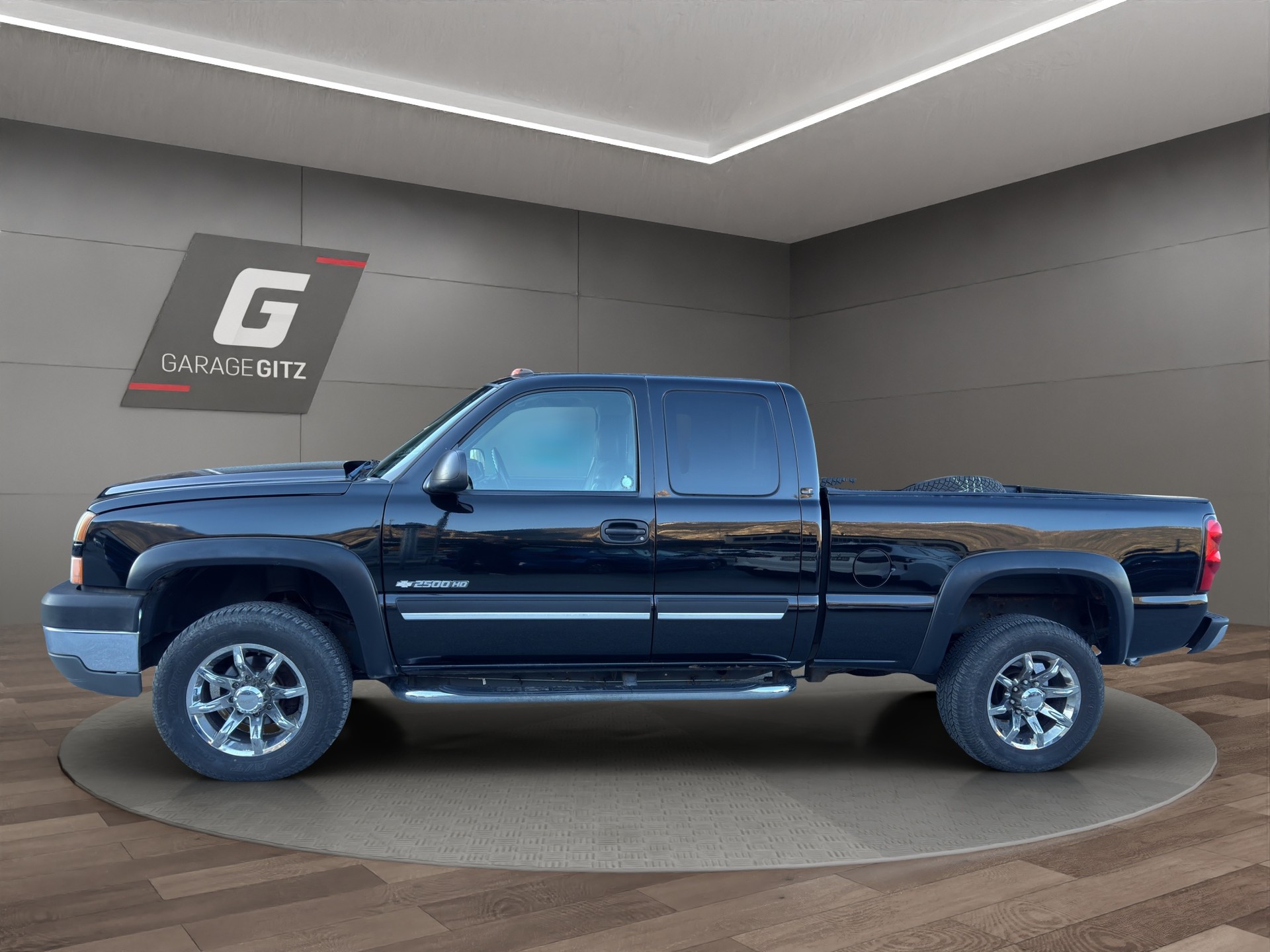 CHEVROLET SILVERADO LT-image-1