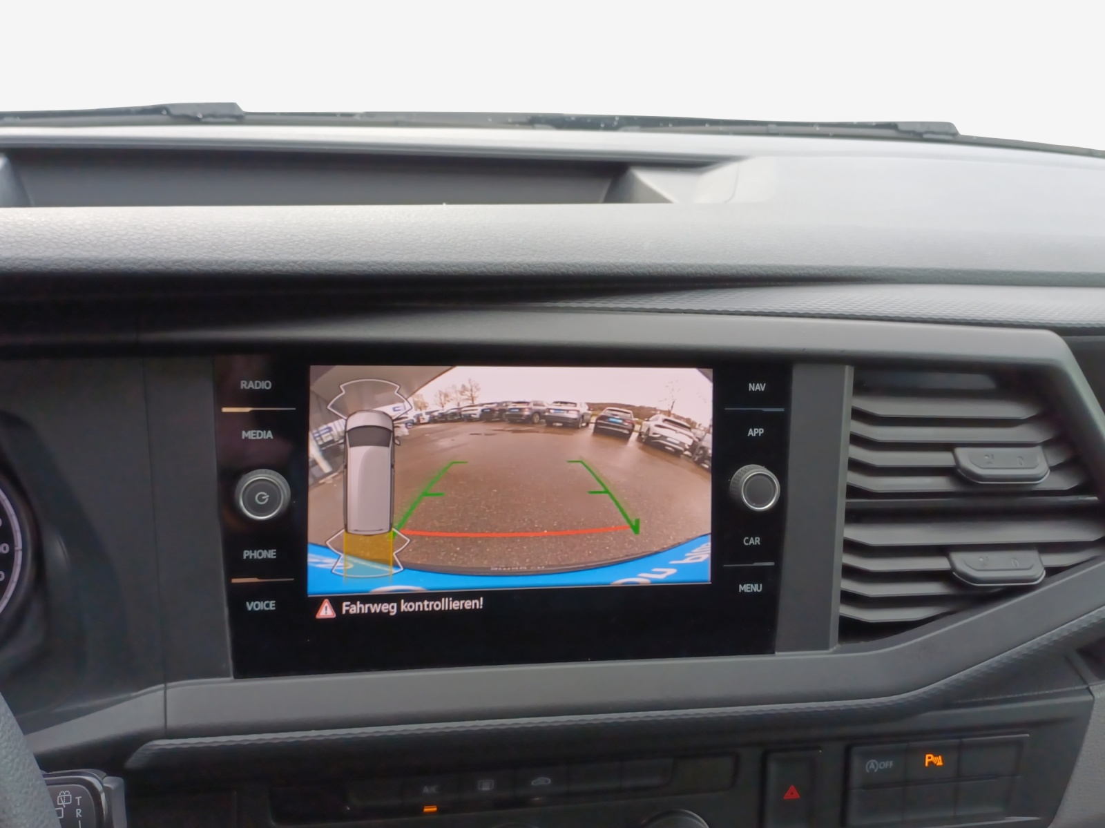 VW T6.1 2.0 TDI DSG-image-14