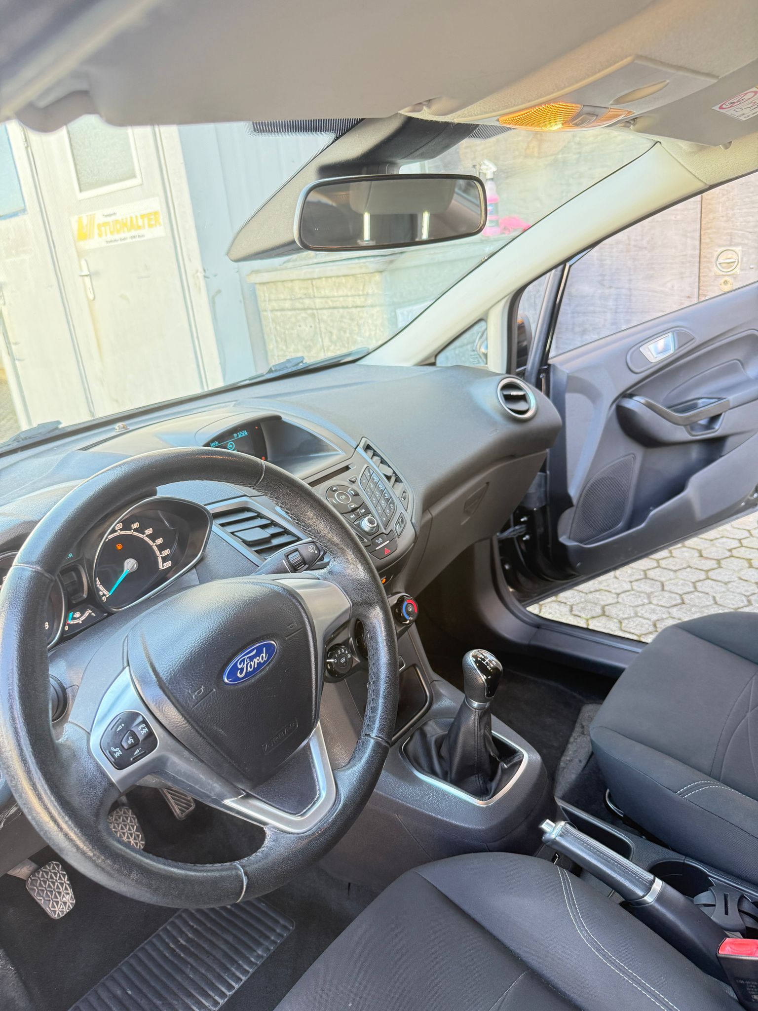 FORD Fiesta 1.0 SCTi Titanium-image-13