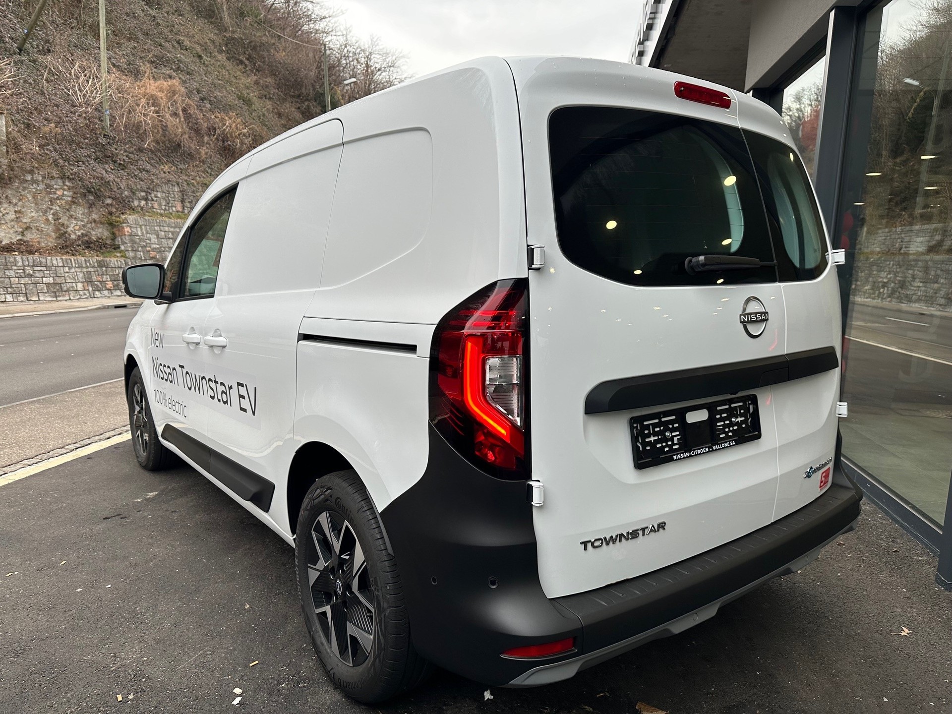 NISSAN Townstar EV45 kWh 22kW L1 Tekna-image-2