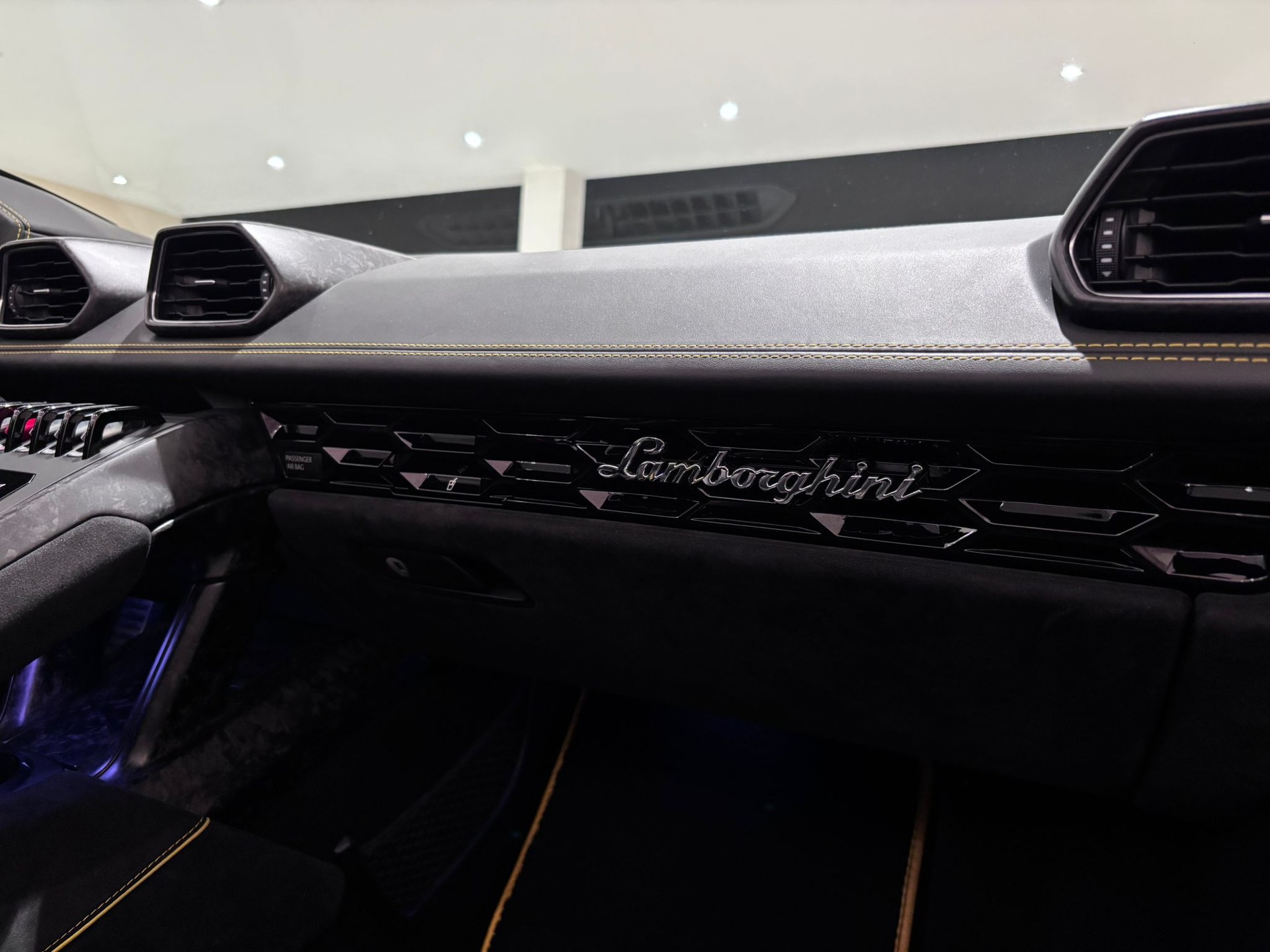 LAMBORGHINI Huracan EVO Spyder DCT-image-29