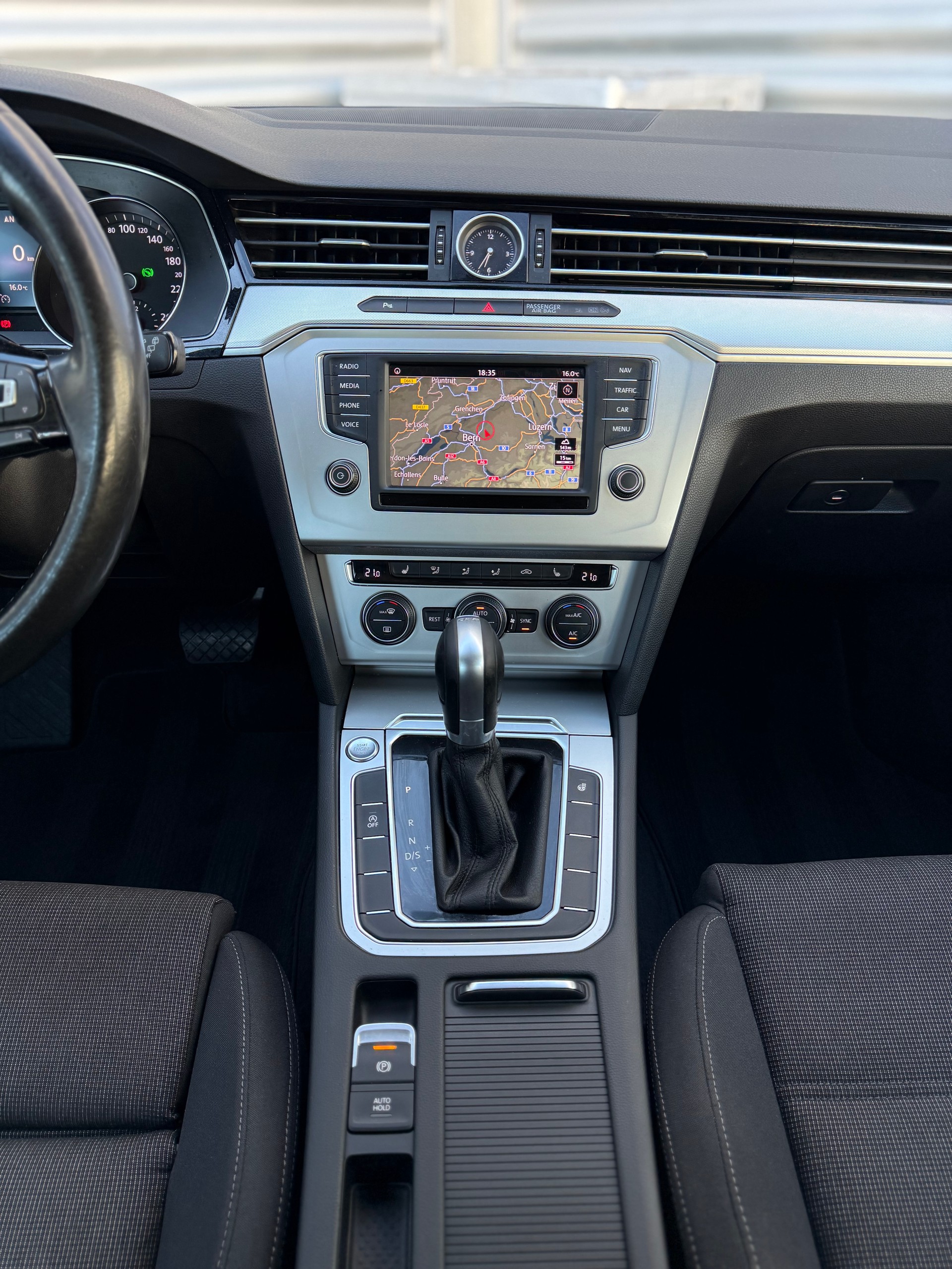 VW Passat Variant 2.0 TDI SCR BMT Highline DSG-image-9
