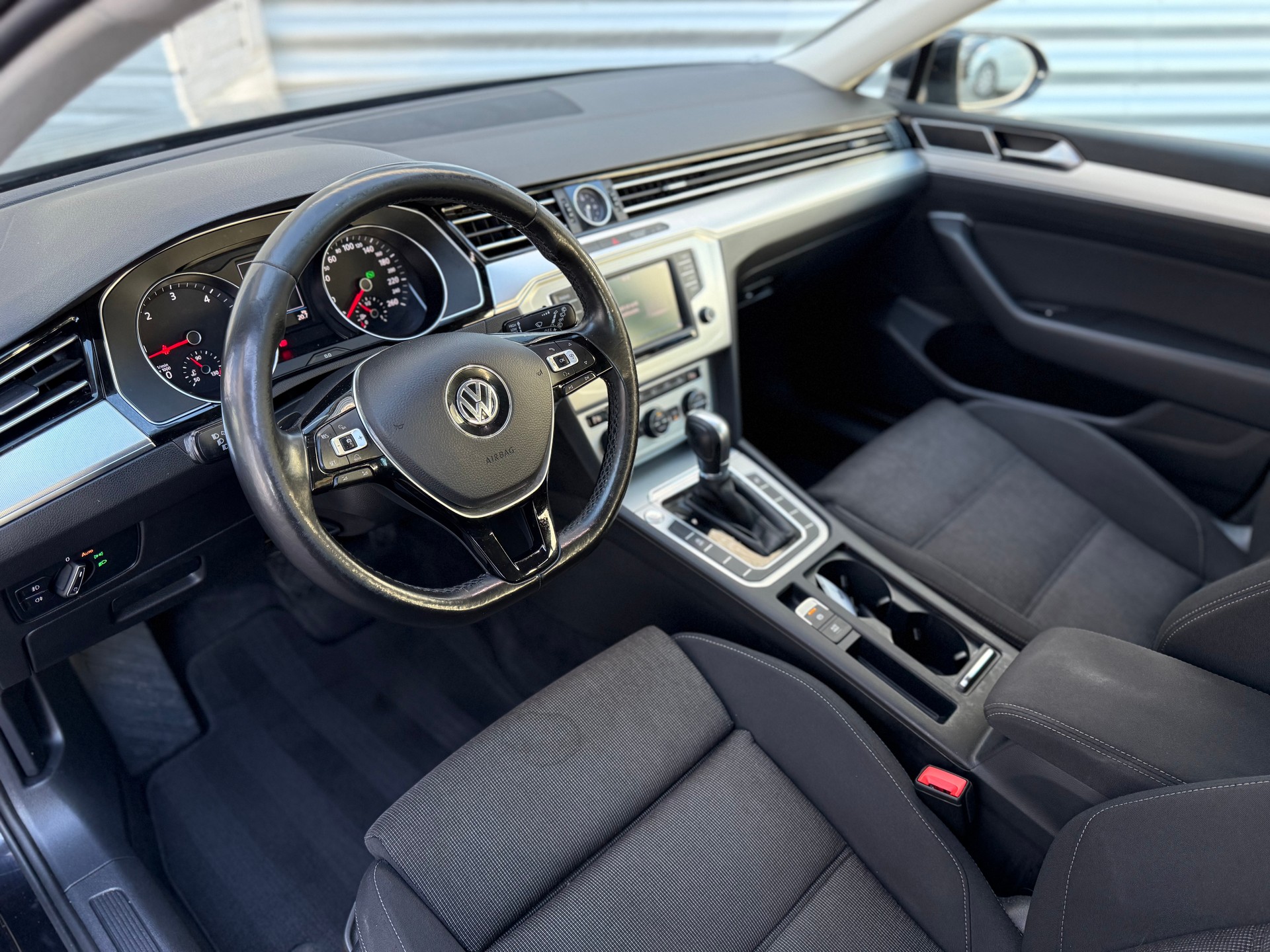 VW Passat Variant 2.0 TDI SCR BMT Highline DSG-image-6