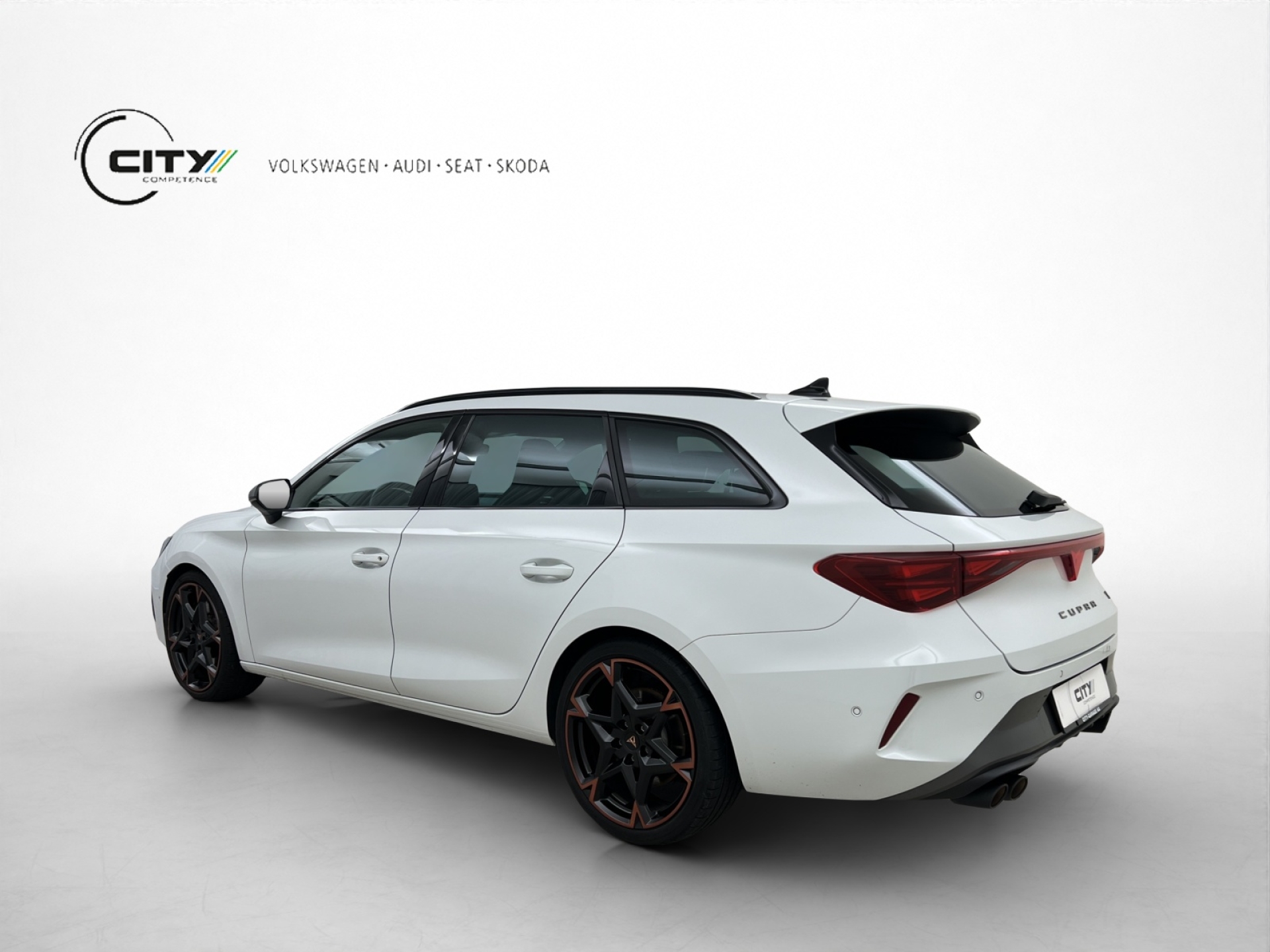 CUPRA Leon ST 2.0 TSI 333PS VZ 4Drive-image-1