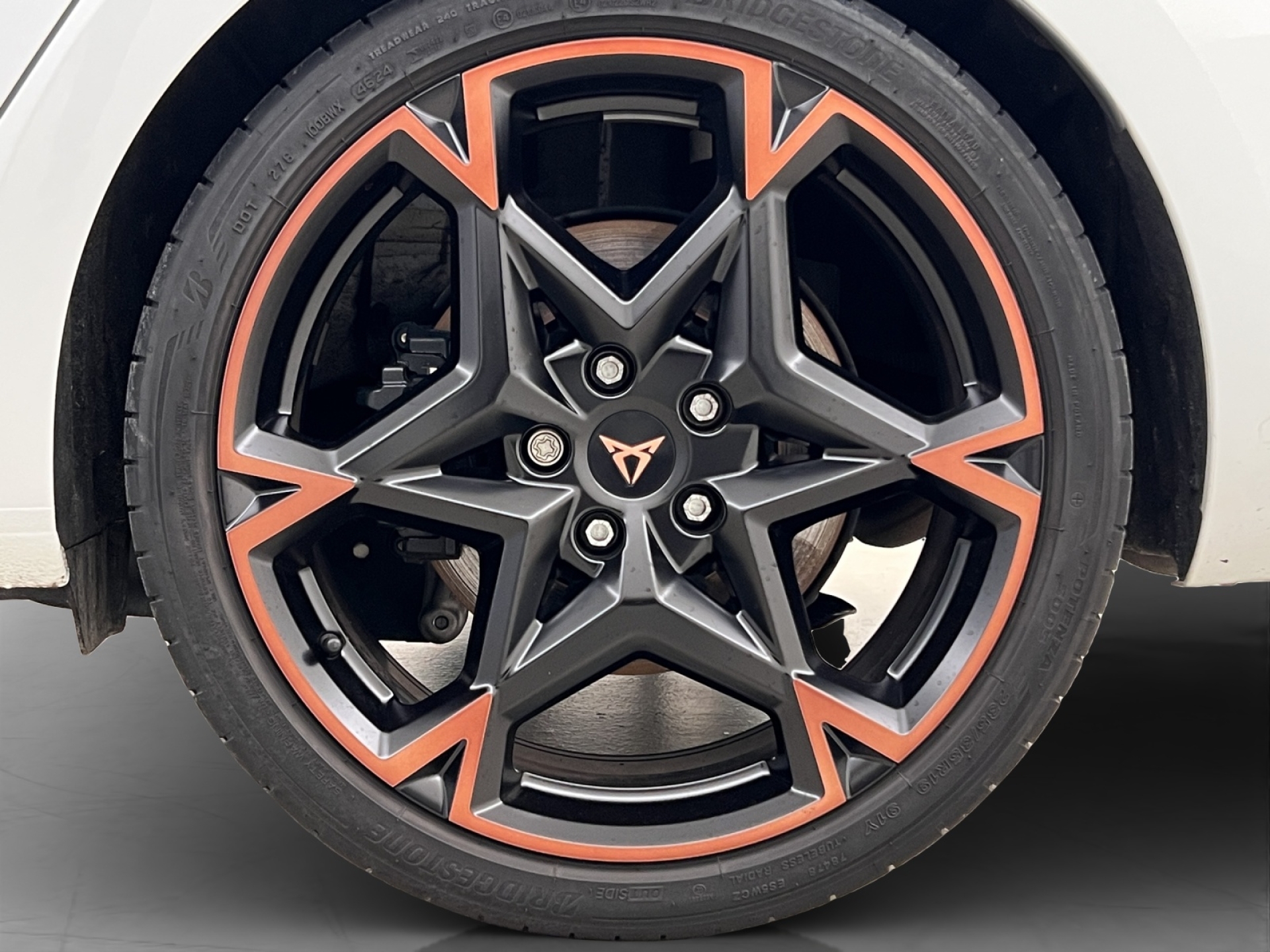 CUPRA Leon ST 2.0 TSI 333PS VZ 4Drive-image-9