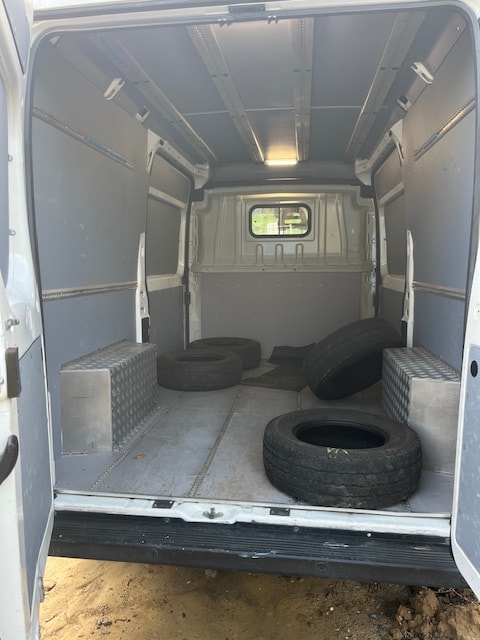 PEUGEOT Boxer 2.0 HDI 335 Active L2H2-image-7