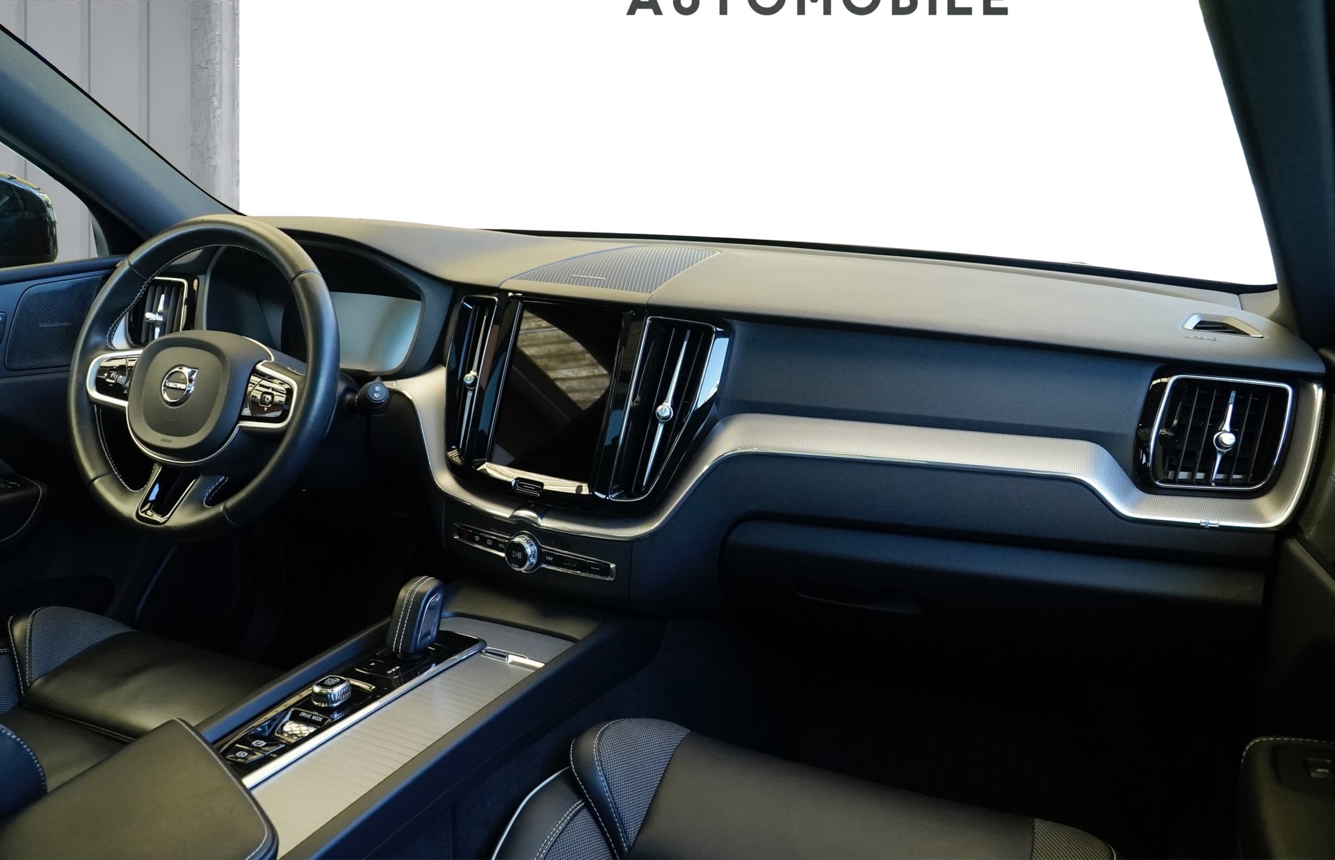 VOLVO XC60 B5 Benzin Mild Hybrid AWD R-Design Geartronic *CH Fahrzeug & Werksgarantie*-image-12