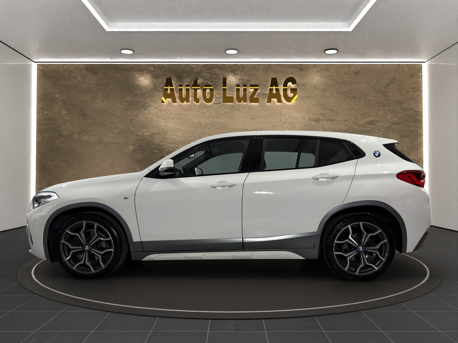 BMW X2 sDrive 18i-image-5