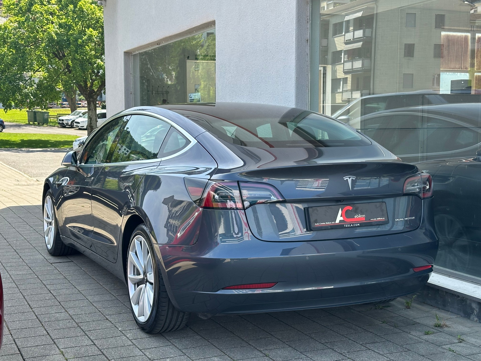 TESLA Model 3 Long Range Dual Motor AWD-image-1