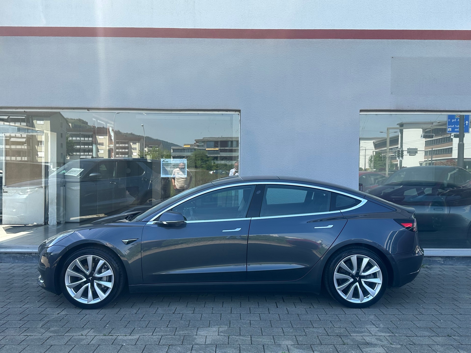 TESLA Model 3 Long Range Dual Motor AWD-image-2