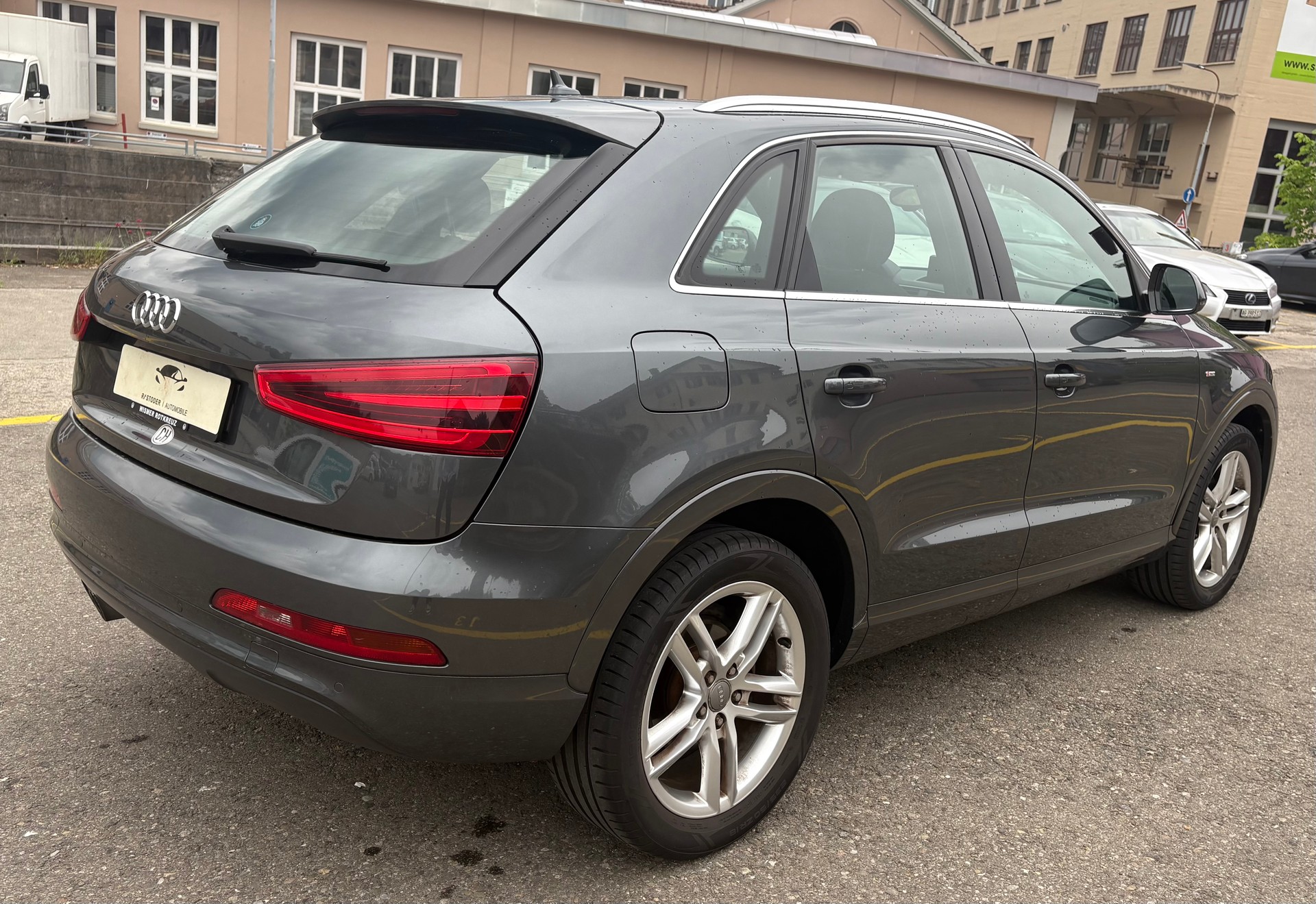 AUDI Q3 2.0 TDI quattro S-tronic-image-3