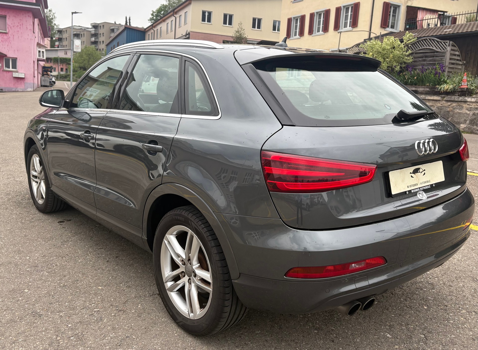 AUDI Q3 2.0 TDI quattro S-tronic-image-2