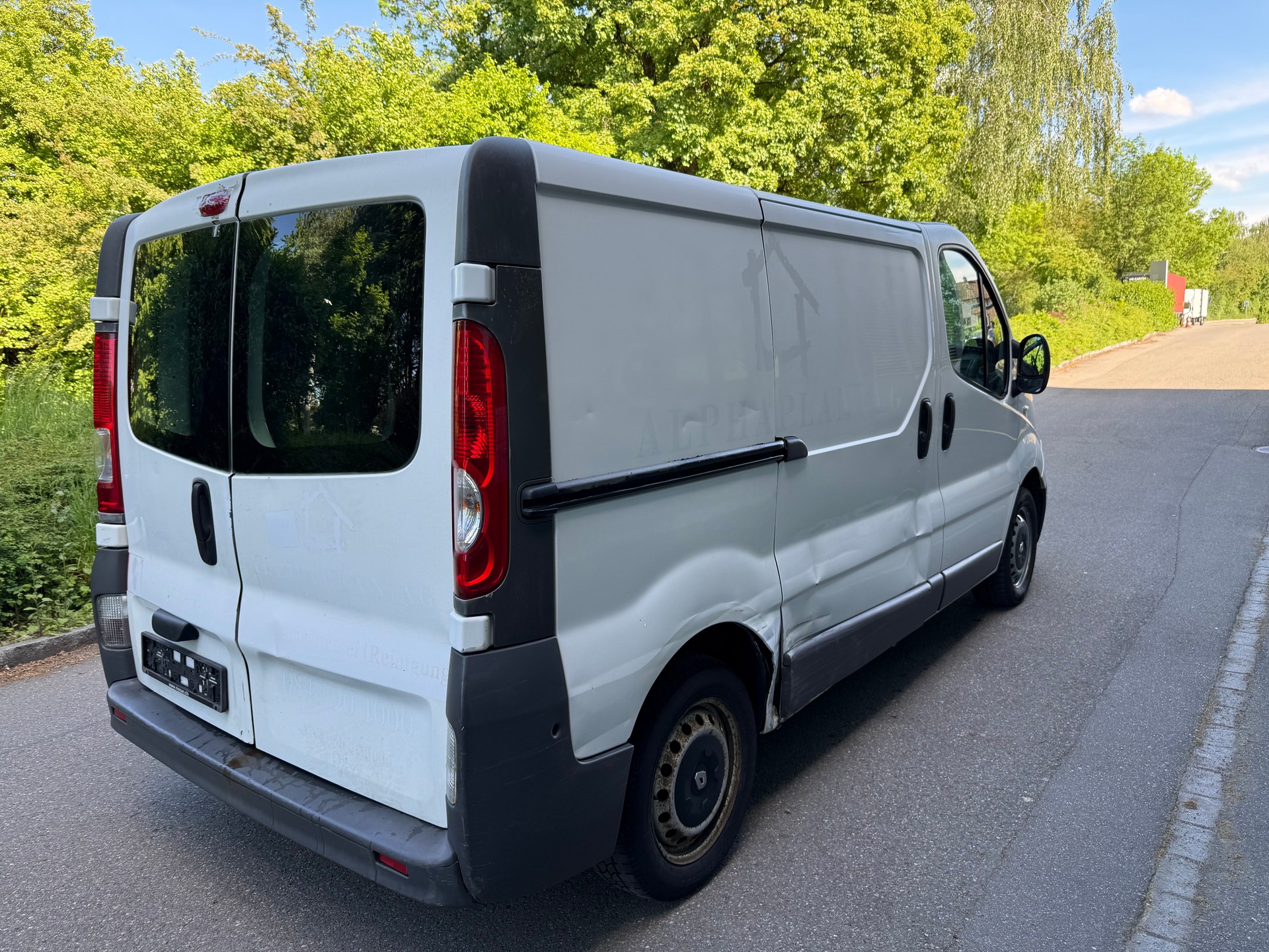 RENAULT Trafic 2.0 dCi 90 2.7t L1H1-image-5