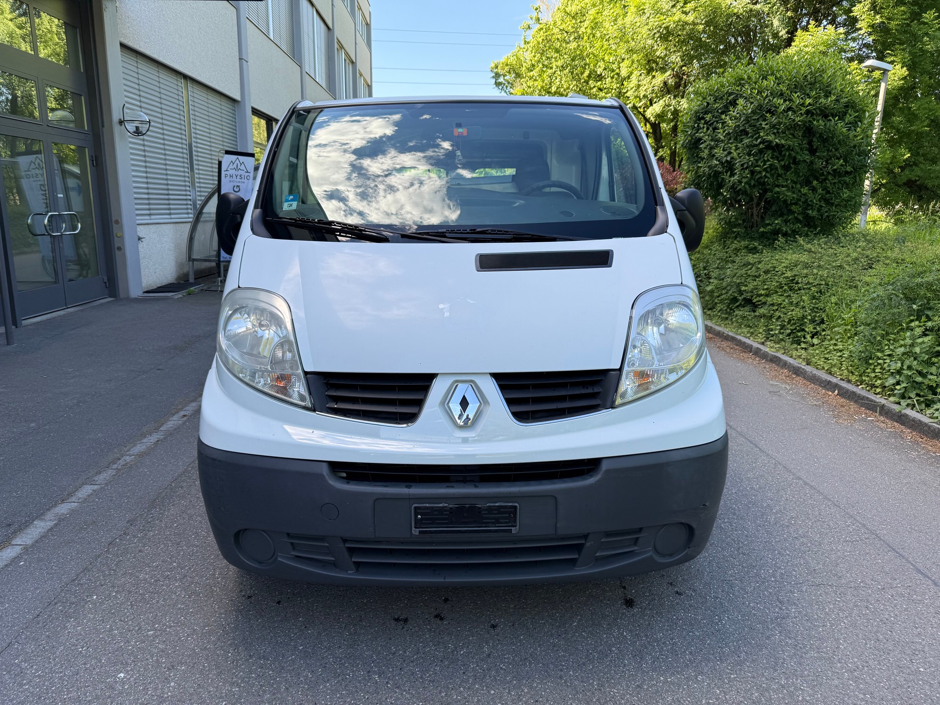 RENAULT Trafic 2.0 dCi 90 2.7t L1H1-image-1