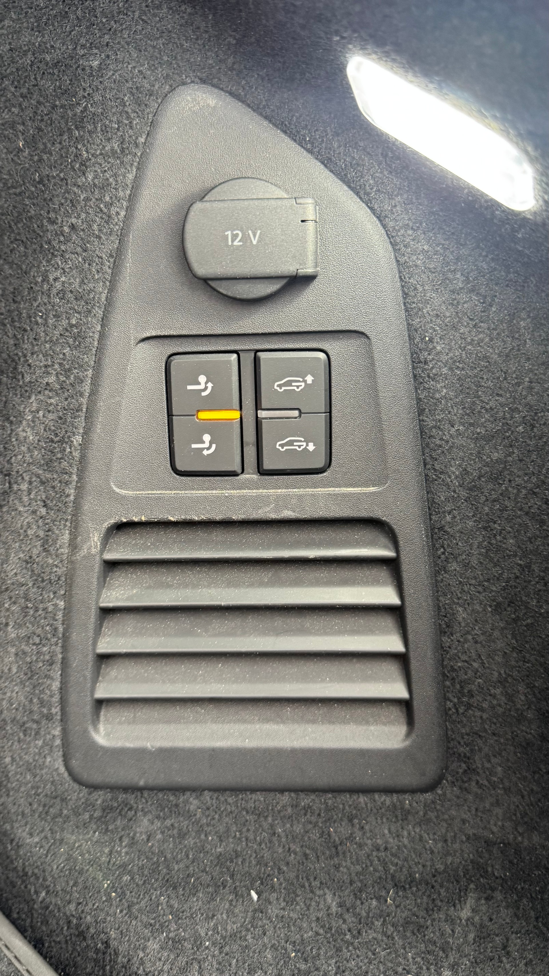 VW Touareg 3.0 TDI R Line Tiptronic-image-26