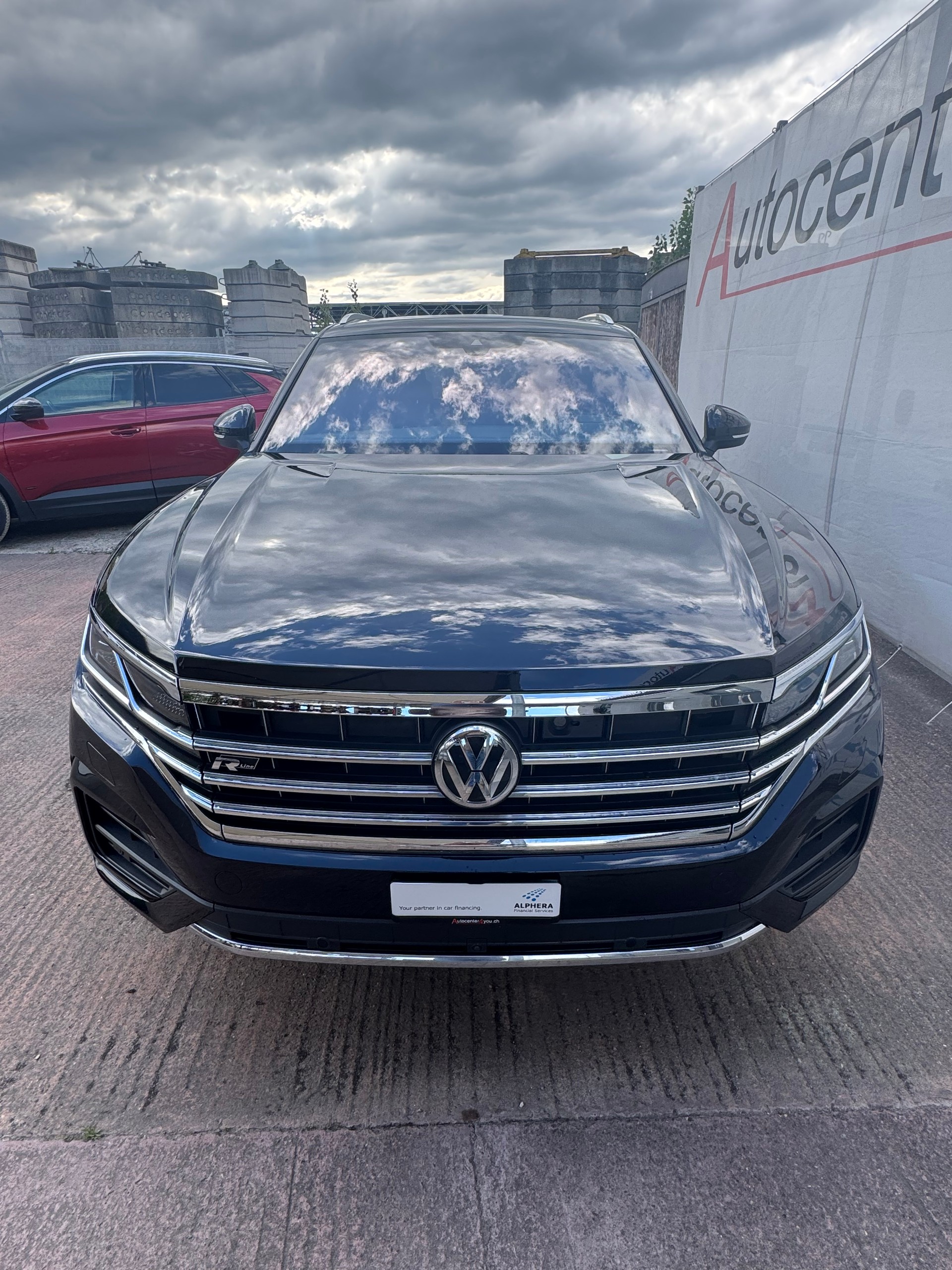 VW Touareg 3.0 TDI R Line Tiptronic-image-2