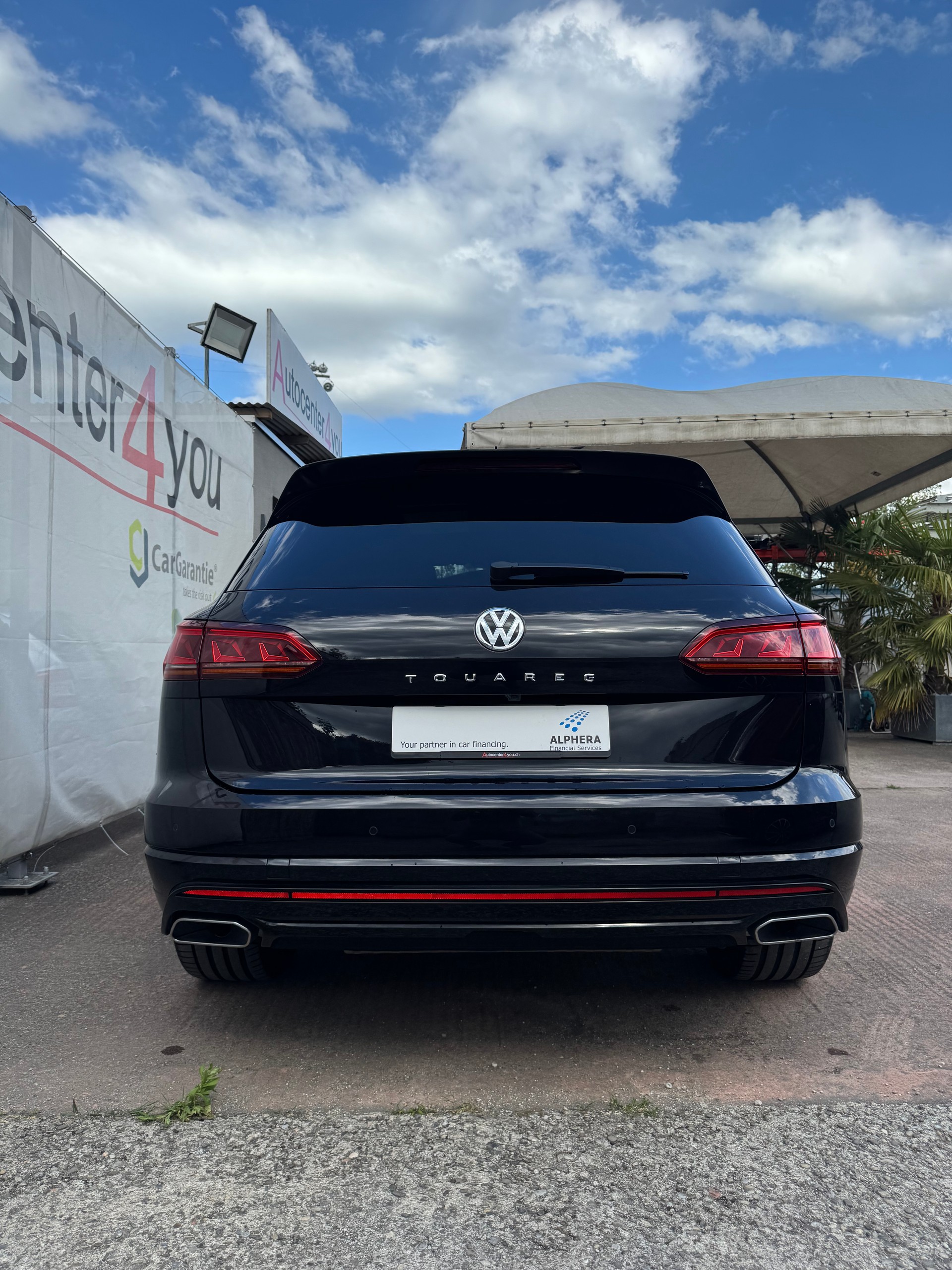 VW Touareg 3.0 TDI R Line Tiptronic-image-9