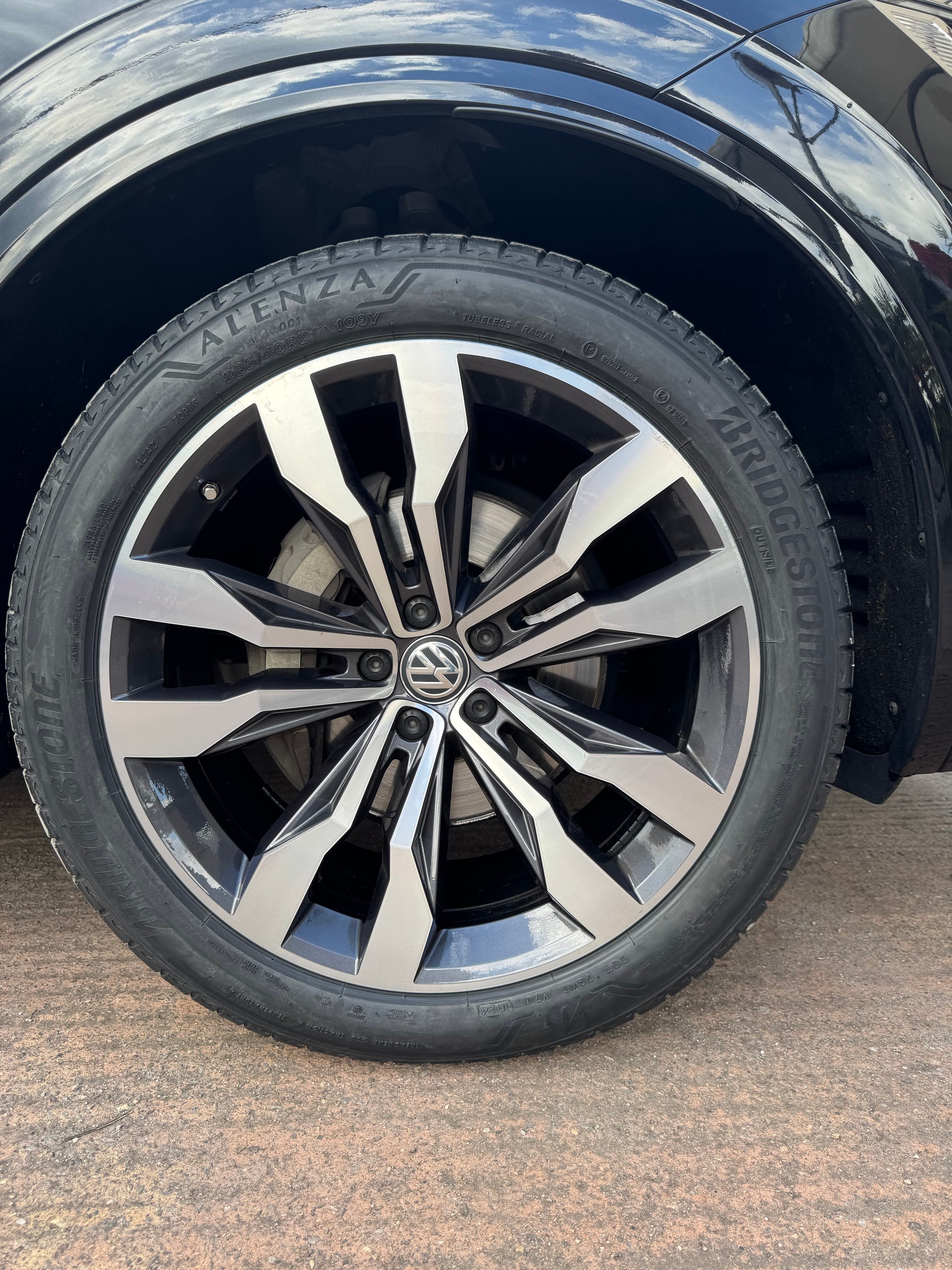 VW Touareg 3.0 TDI R Line Tiptronic-image-5