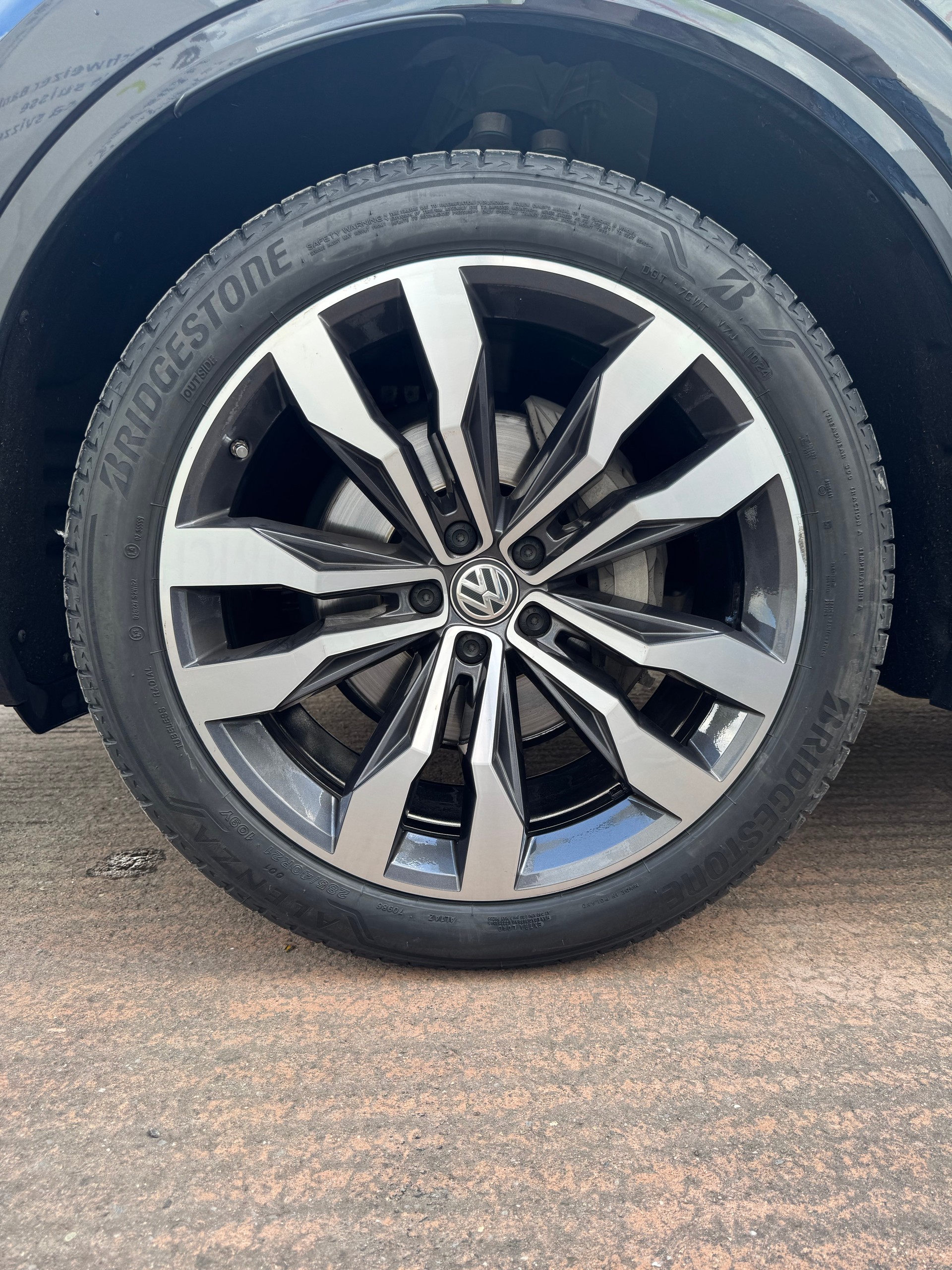 VW Touareg 3.0 TDI R Line Tiptronic-image-4
