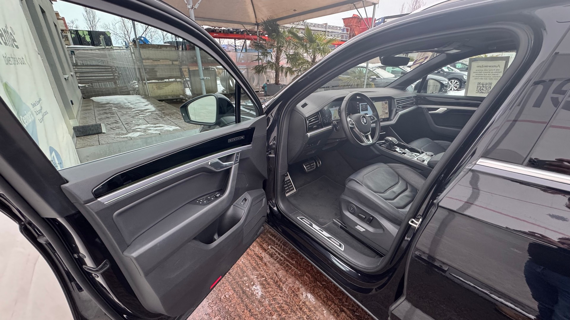 VW Touareg 3.0 TDI R Line Tiptronic-image-20