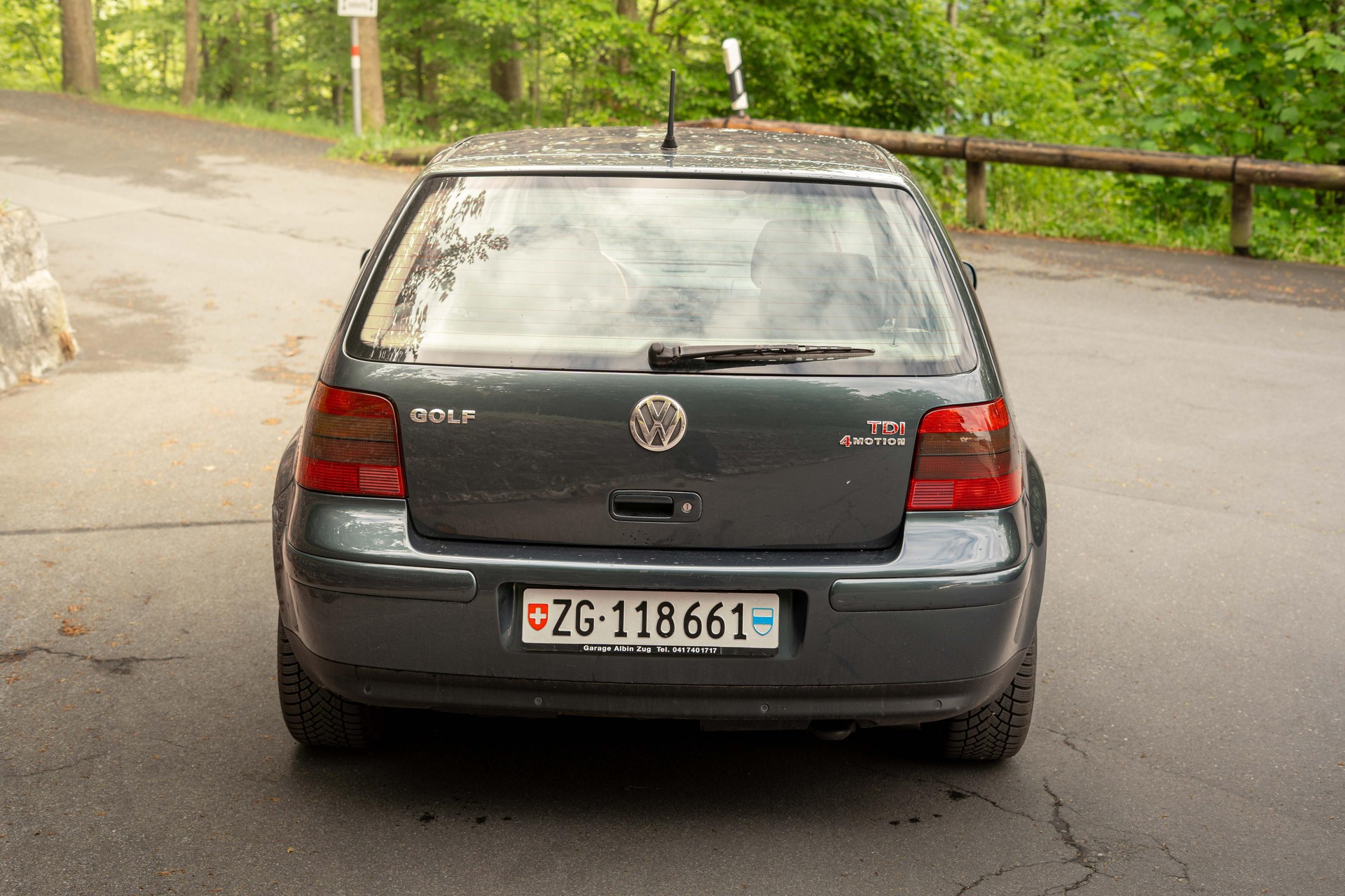 VW Golf 1.9TDI PD Highline 4Motion-image-3