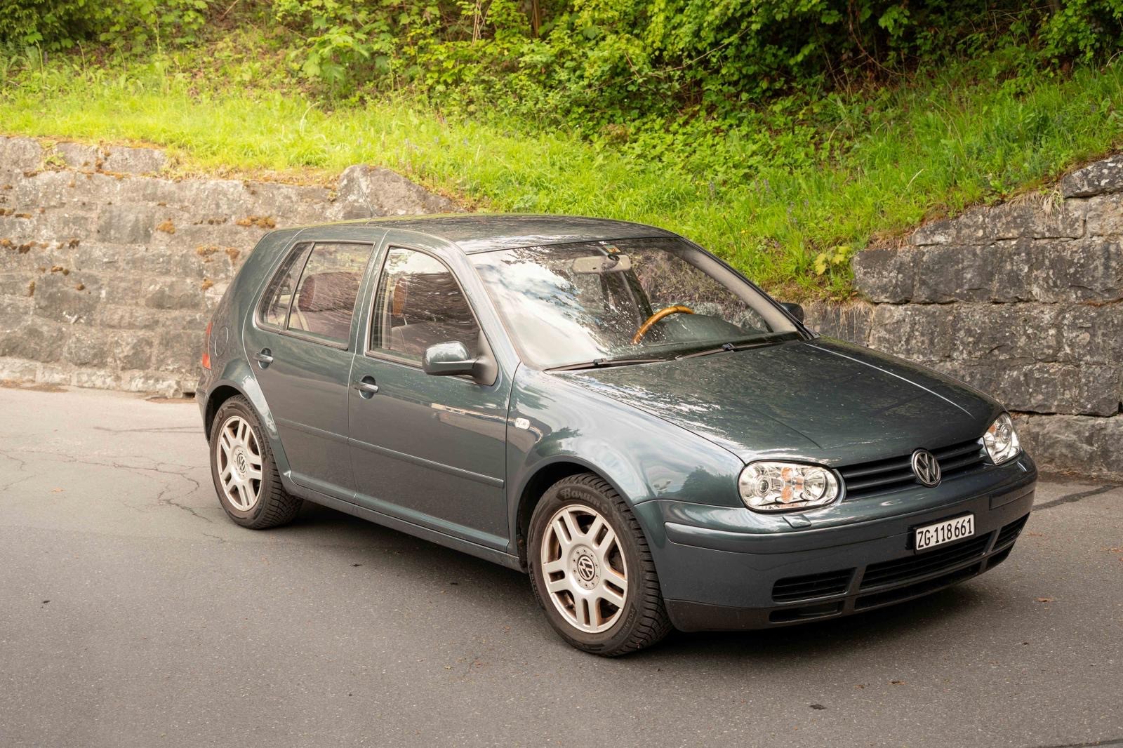 VW Golf 1.9TDI PD Highline 4Motion-image-4
