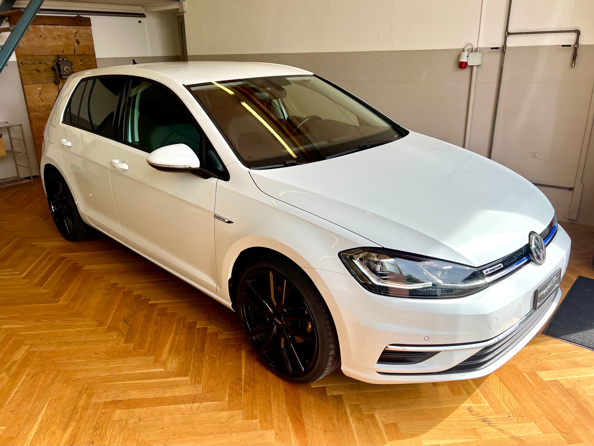 VW Golf 1.5 TSI EVO Highline DSG Facelift-showroom-element-2